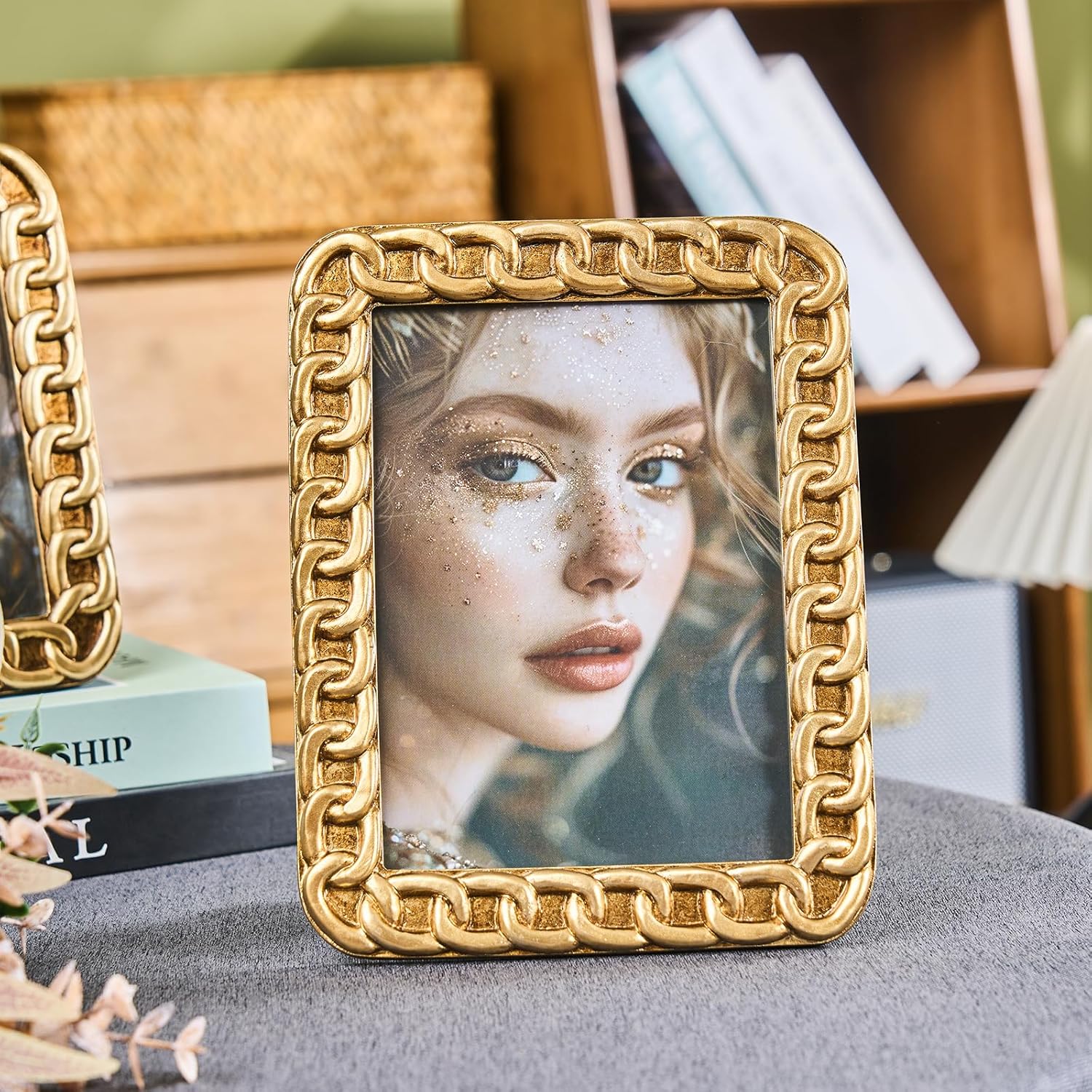 5x7 Ornate Picture Frame-Gold, Vintage Photo Frames for Chain Design, Hand-Crafted Resin Table Frame, Hanging Frames with Easel, Hook & Mat, for Home, Photo Gallery Art