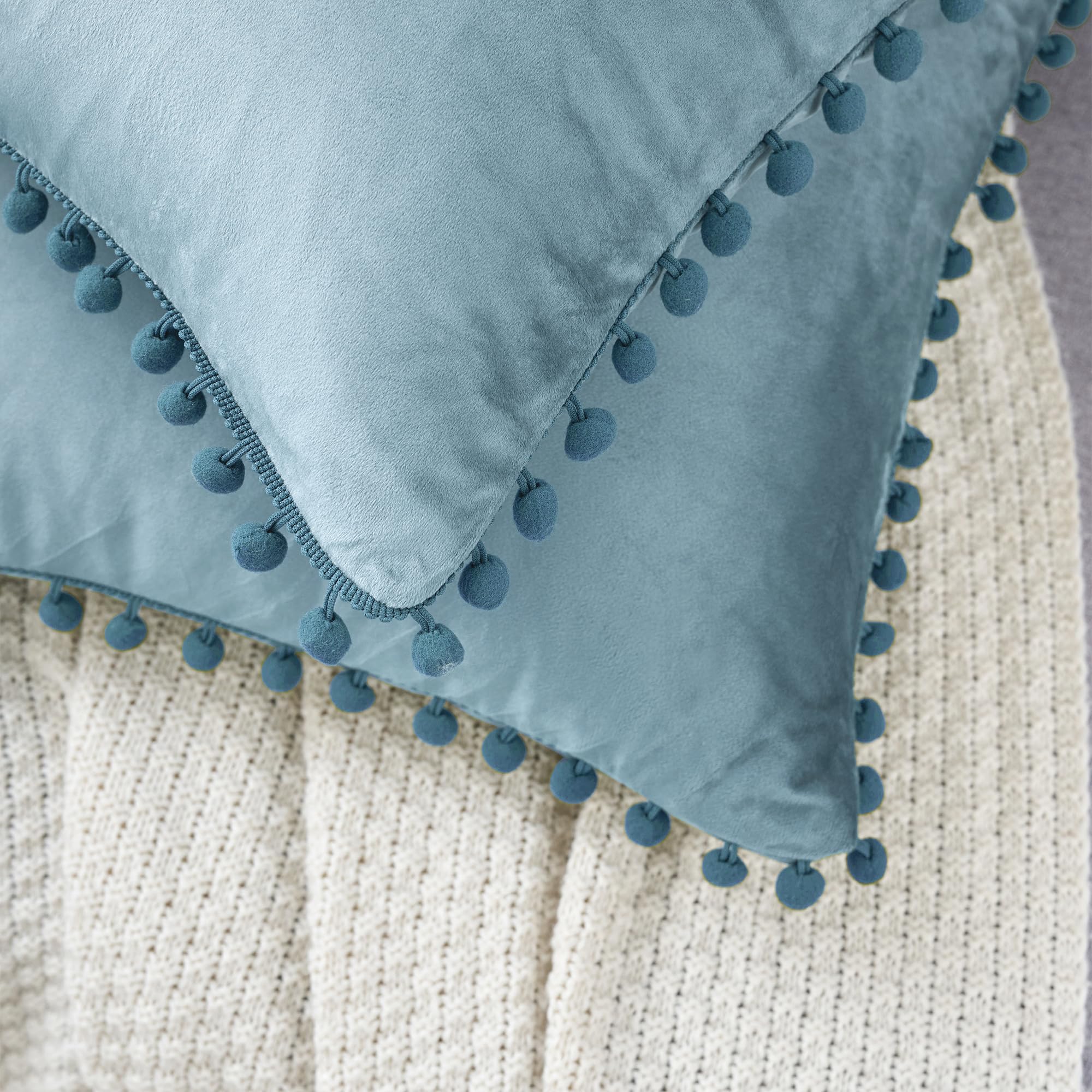 Uxcell Pack of 2 Velvet Throw Pillow Covers with Pompoms Decorative Pillow Cases Fringe Cushion Covers Velvet Square Sham for Farmhouse Bedroom Living Room Blue 40 x 40 cm - Image 4