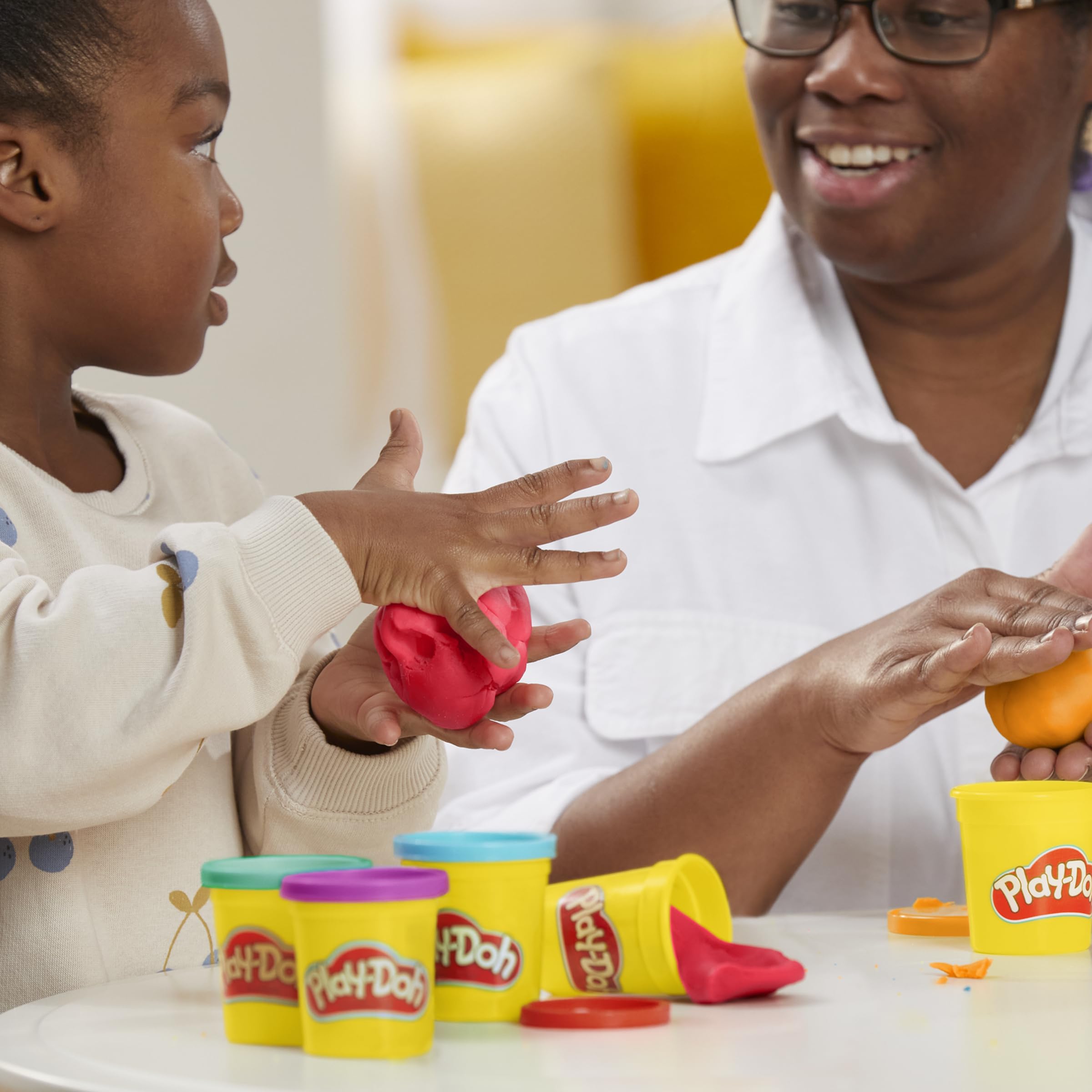Play-Doh Super Colour Set mit 20 Dosen Modelliermasse (insgesamt 1,6 kg), Bastelset zum gemeinsamen Spielen oder als kreatives, für Kinder ab 3 Jahren