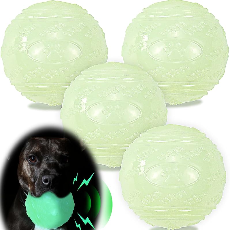 LECHONG 4-Pack 3.5" Resplandor Bolas de perro chirriantes, resplandor rebote en la bola de perro oscura con chirrido, pelotas de goma de perro duraderas Pelotas brillantes para perros medianos grandes jugando por la noche en interiores y exteriores