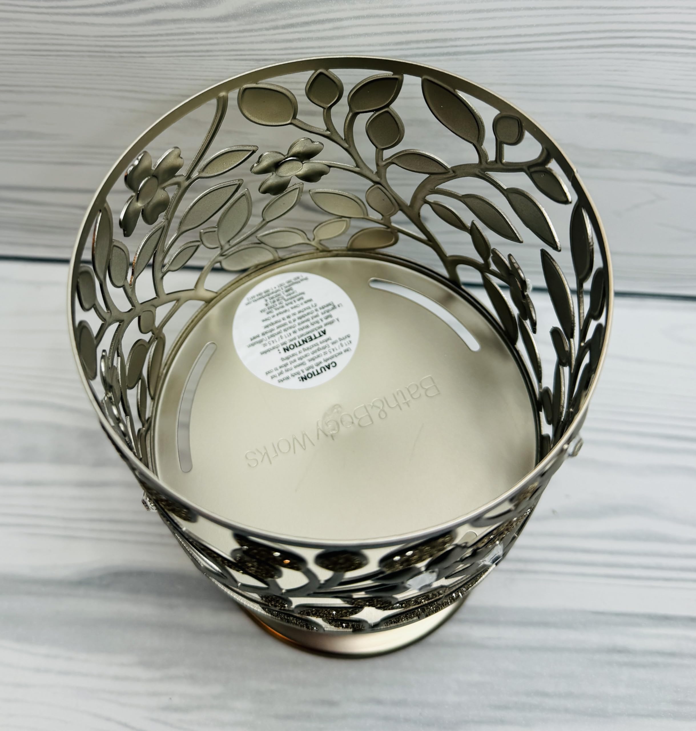 Bath & Body Works キャンドルホルダー Amazon.com: Bath and Body Works Dogwood Pedestal 3 Wick Candle