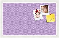 Vista 297 de PinPix Tablero de anuncios de corcho de 12 x 12 pulgadas. Este tablero decorativo enmarcado viene con diseño de círculos B W y un marco blanco