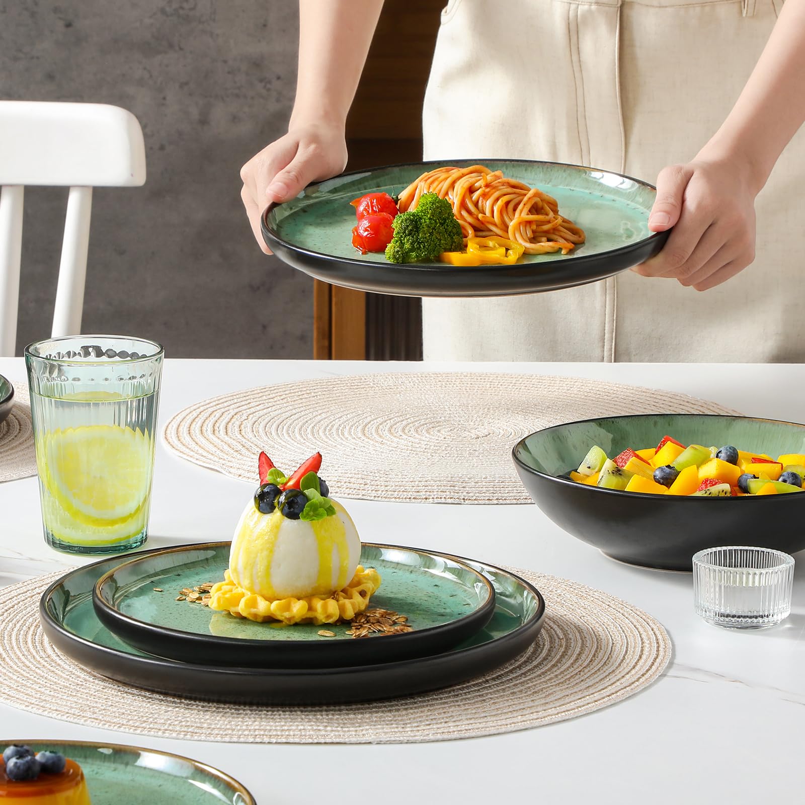 vancasso AMBER Service Vaisselle 6 Personnes, Ensemble Assiettes de Table 24 Pièces en Grès - Assiettes Plates, Assiettes à Dessert, Bols à Pâtes et Bols - Adapté au Micro-Ondes - Glaçure Vert