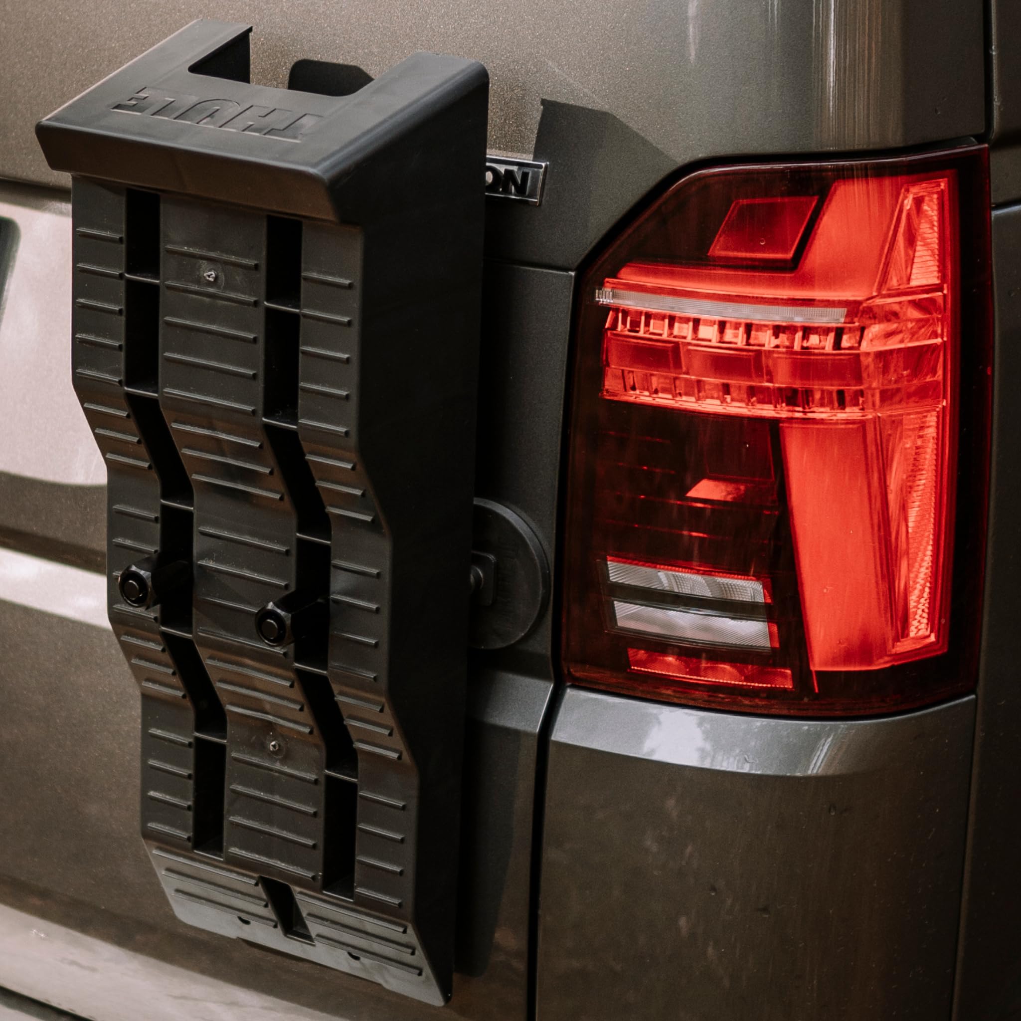 Campnetic Magnetische Auffahrkeile Halterung für Camper | Unterlegkeile Universal Magnet-Halterung, Ohne Bohren, Für Camper, Wohnmobil & Offroad-Fahrzeuge, 4x 56kg gummierte Magnete