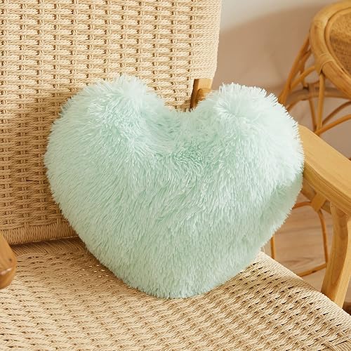 MEGO Almohada de corazón esponjosa, almohada decorativa de piel sintética, almohada de felpa en forma de corazón con inserto y funda, lindas
