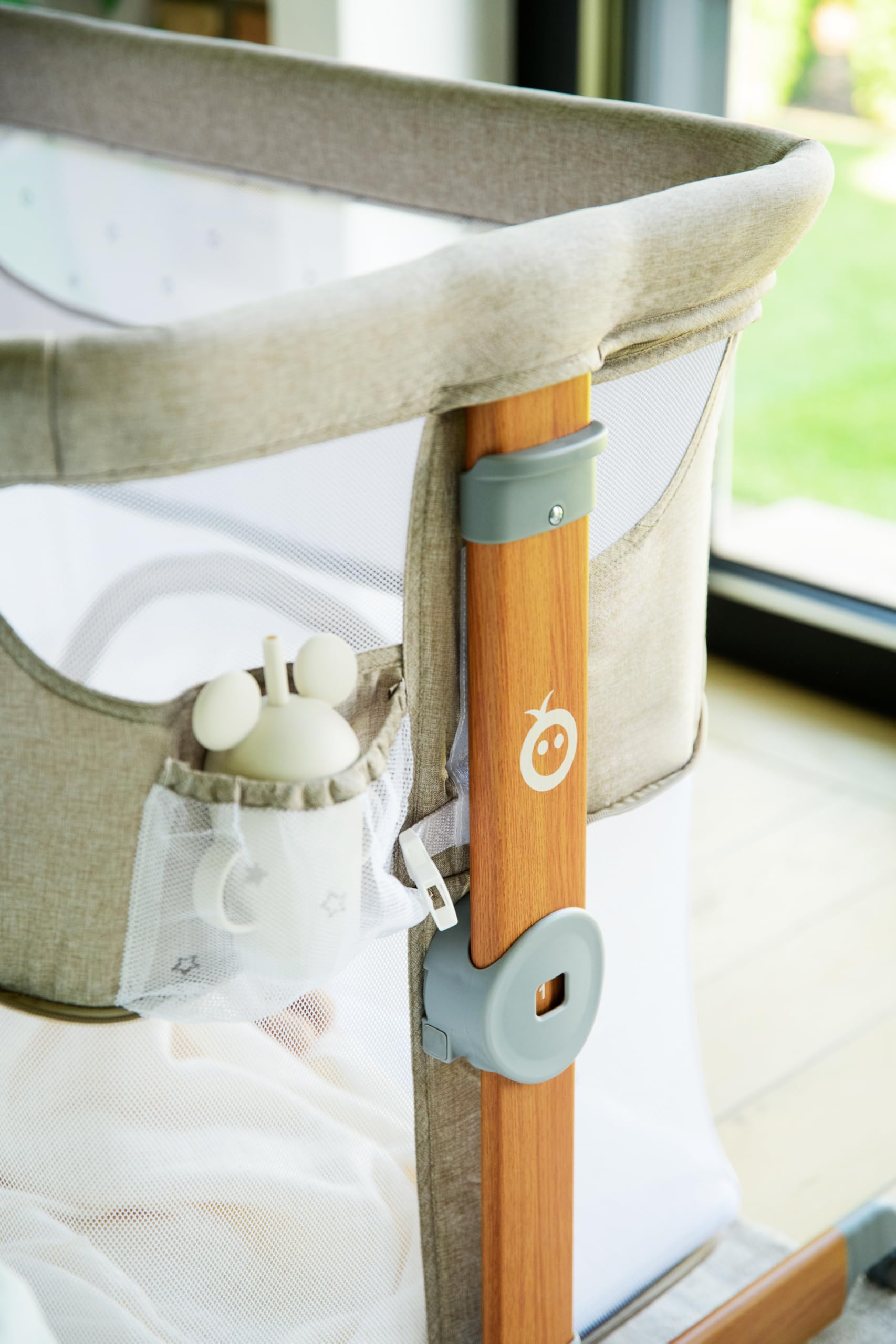 Momi Lettino multifunzione SMART BED 4-in-1, lettino co-sleeping e box, per bambini fino a 15 kg di peso, con altezza regolabile a 5 livelli, con materassino, cinghie di fissaggio e rotelle
