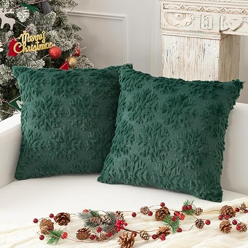 Kevin Textile - Juego de 2 fundas de almohada decorativas de Navidad de 20 x 20 pulgadas, fundas de almohada de felpa suave de piel sintética