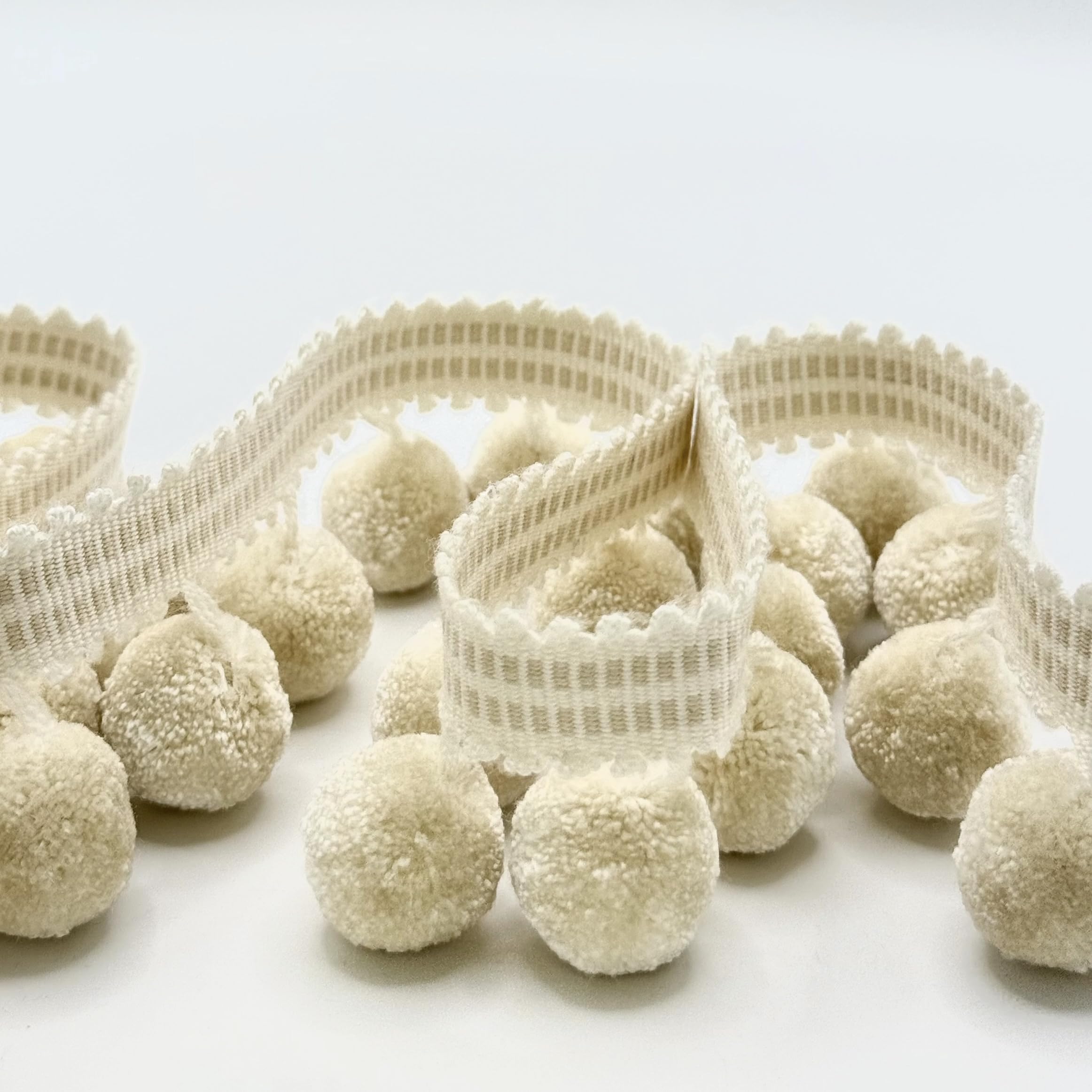 40MM POM Fringe Cream ON 12.5M Card