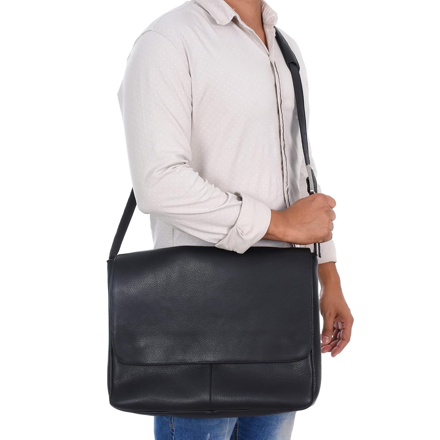 BOLSA PASTA MALETA 100% COURO PARA NOTEBOOK 15,6 POLEGADAS (PRETO) em promoção! Veja a oferta e mais achadinhos de Mochilas & Pastas Masculinas 2 Hoje é o melhor dia para comprar BOLSA PASTA MALETA 100% COURO PARA NOTEBOOK 15,6 POLEGADAS (PRETO) com aquele preço maroto! Promoção! Aproveite a oferta! 2