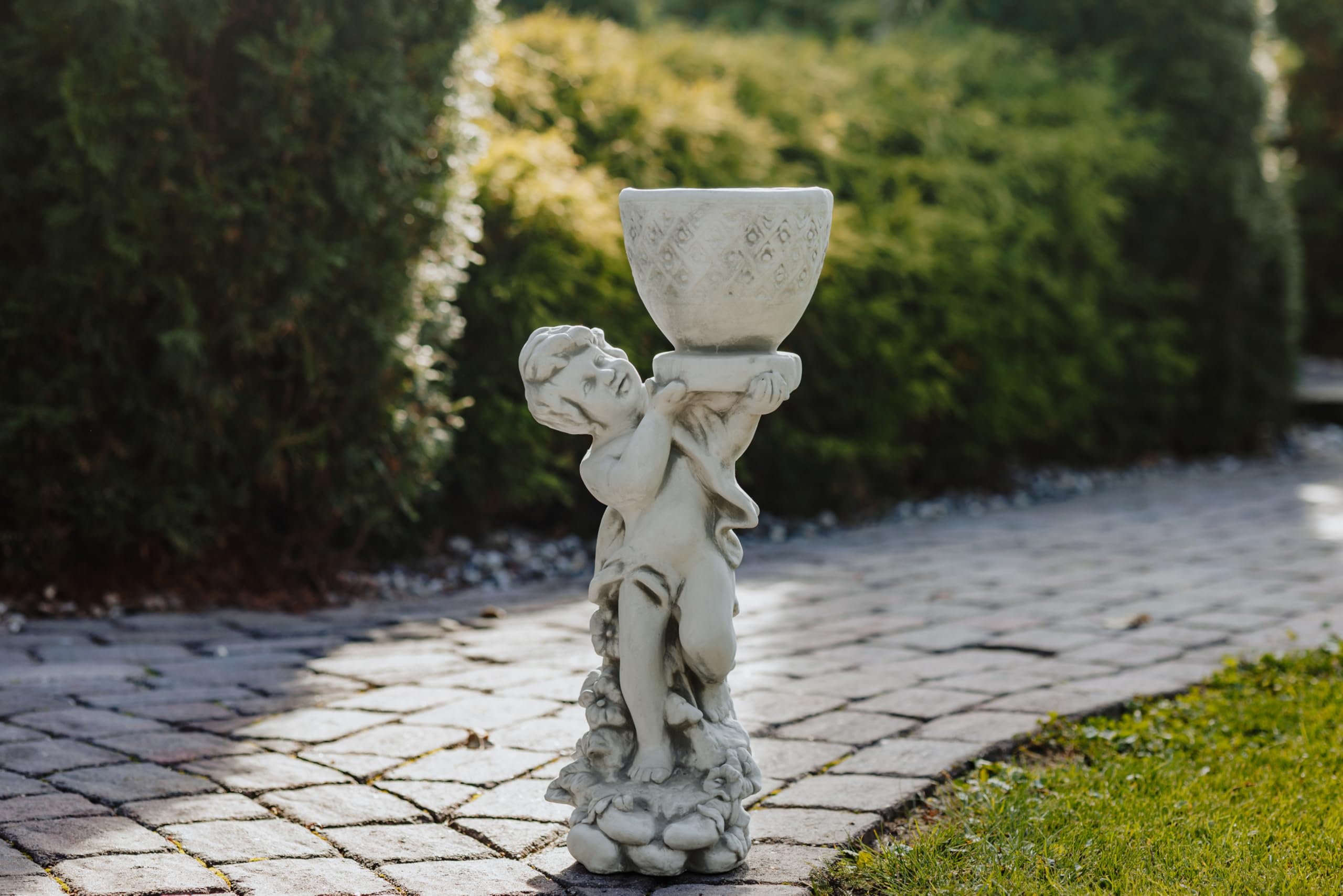 gartendekoparadies.de Junge mit Blumentopf Pflanzgefäß aus Steinguss, H. 66 cm, 2 Liter, 23 kg, Grau, frostsicher für Außenbereich