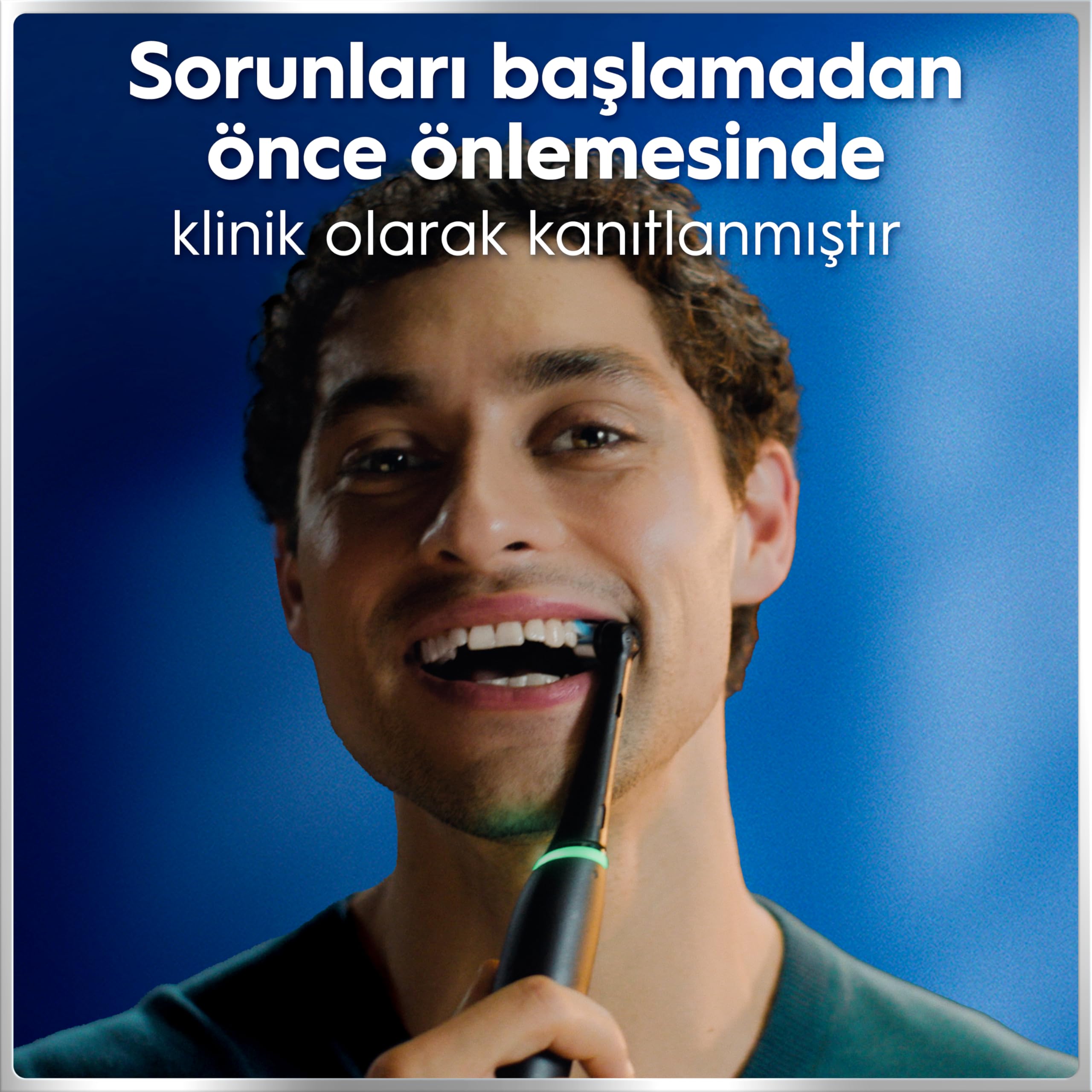 Oral-B iO6 Siyah Şarjlı/Elektrikli Diş Fırçası, 2 Fırça Başlığı, Uzun Ömürlü Pil, Premium Seyahat Kabı, Yedek Başlık Kabı