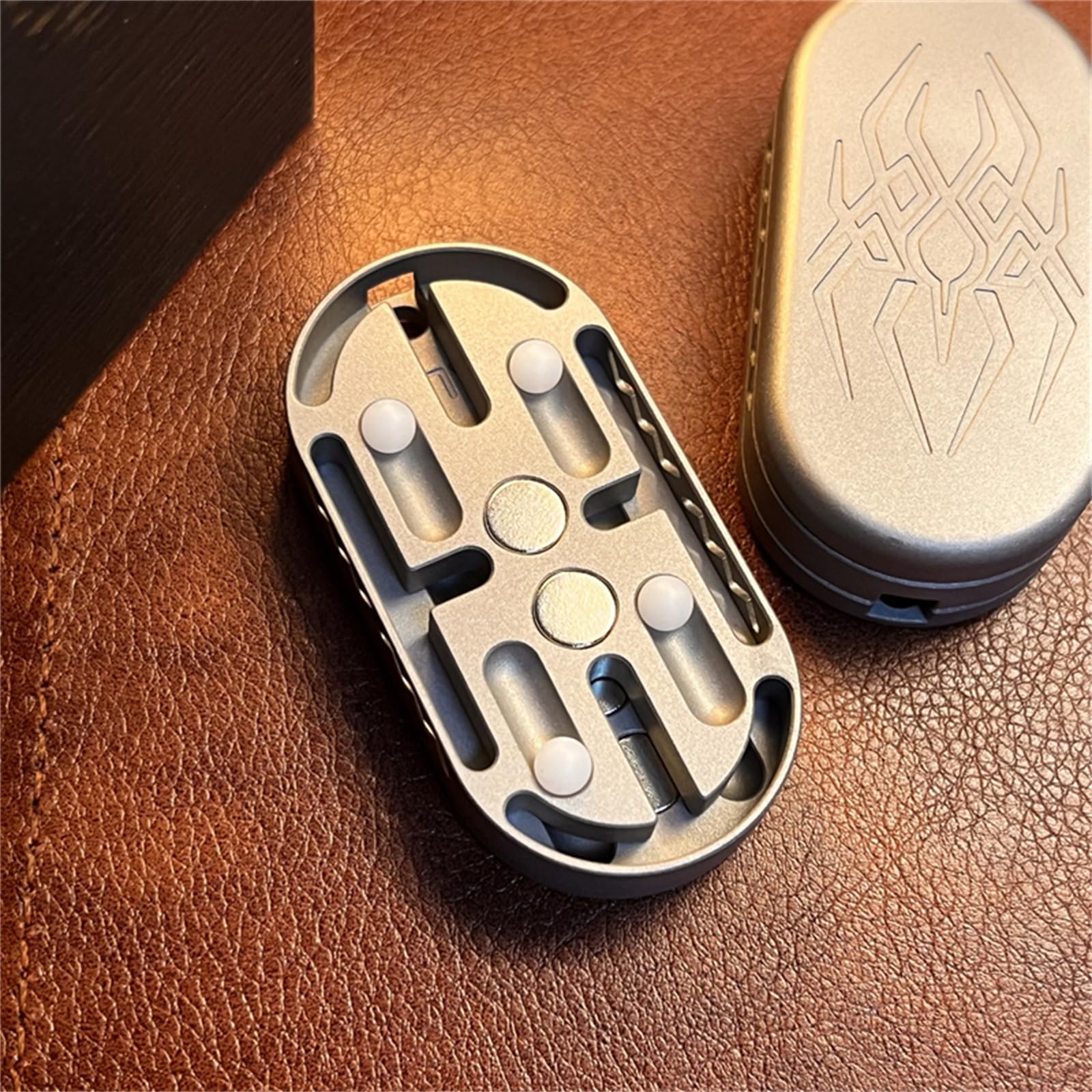 金属製 フィジェットトイ 2種類のギミック スライダー EDC fidget新品 金属製 フィジェットトイ 2種類のギミック fidget EDC