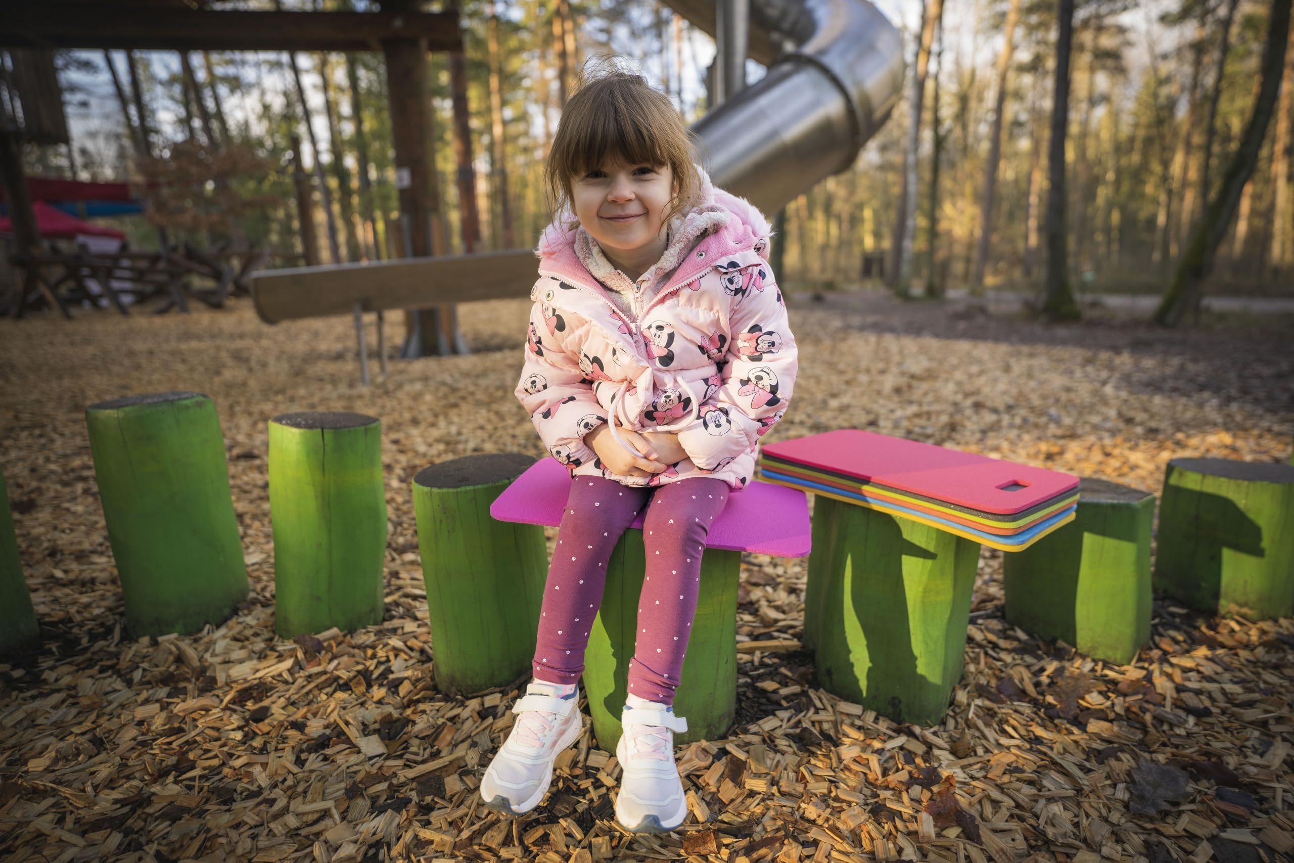 Yate 18er Set Sitzkissen – Bunte Schaumstoff Sitzunterlagen Viereckig ohne Griff – Wasserfest, leicht & robust – Ideal für Schule, Kindergarten, Ausflüge & Outdoor-Aktivitäten