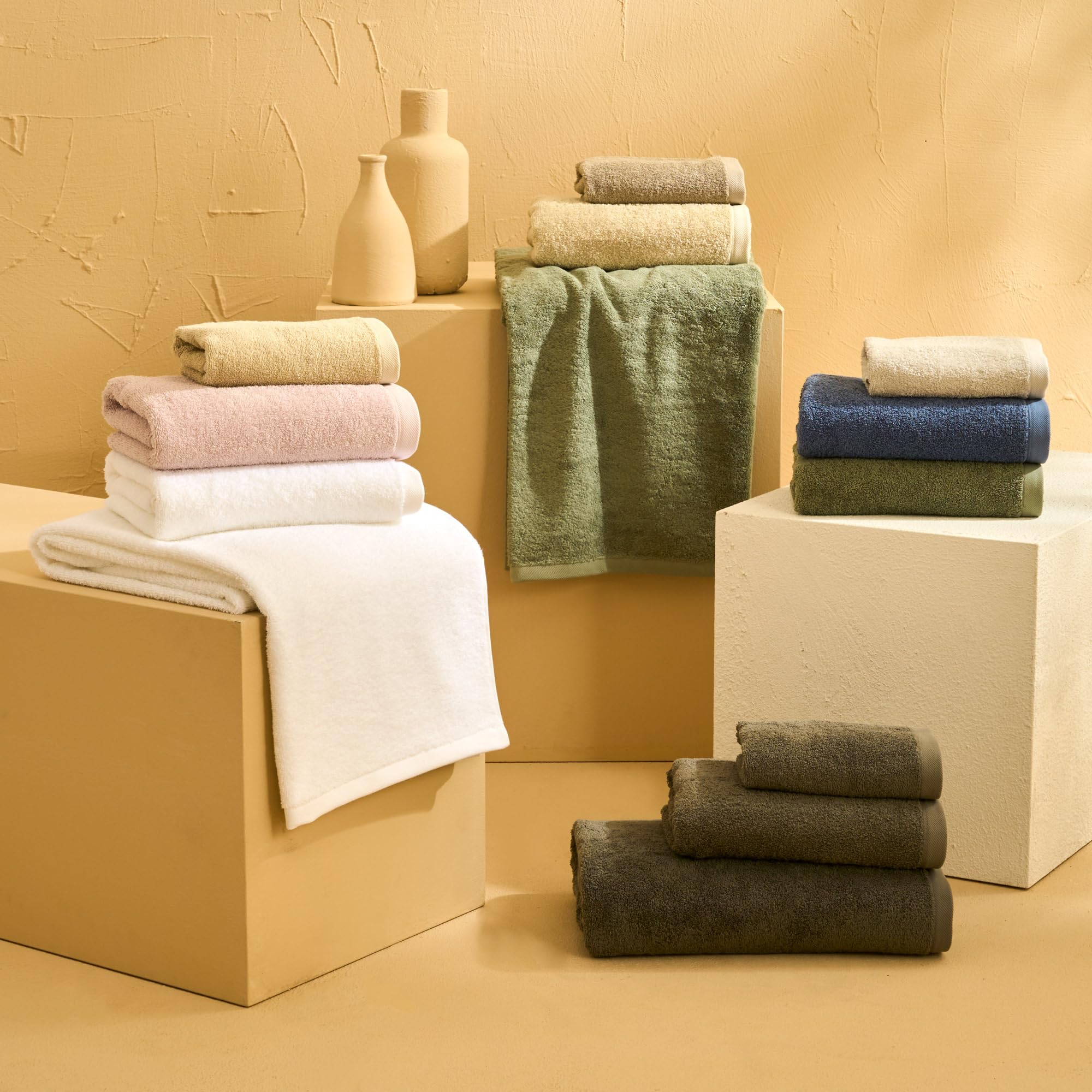 Telo Doccia Grande, Set da 2, Asciugamano da Doccia, 150x100 cm, 100% Spugna di Cotone, 550 gr/mq, per Sauna e SPA, Morbido, Assorbente, Resistente. Modello: Vega