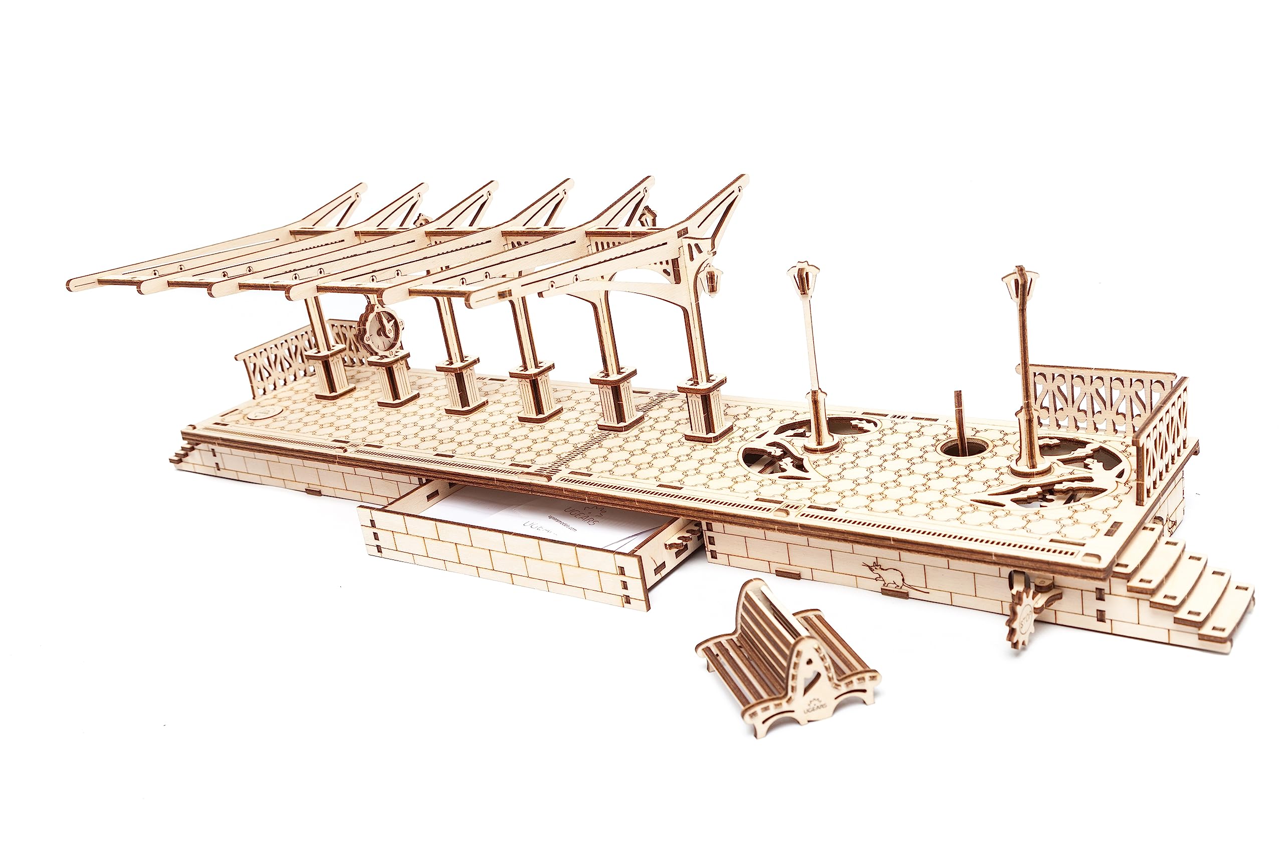UGEARS Piattaforma di Trenino - Modellini da Costruire Kit 3d - Stazione Trenino Puzzle in Legno 3d - Costruire Modellismo - Rompicapo Adulti - Puzzle Tridimensionale - Costruzioni per Adulti