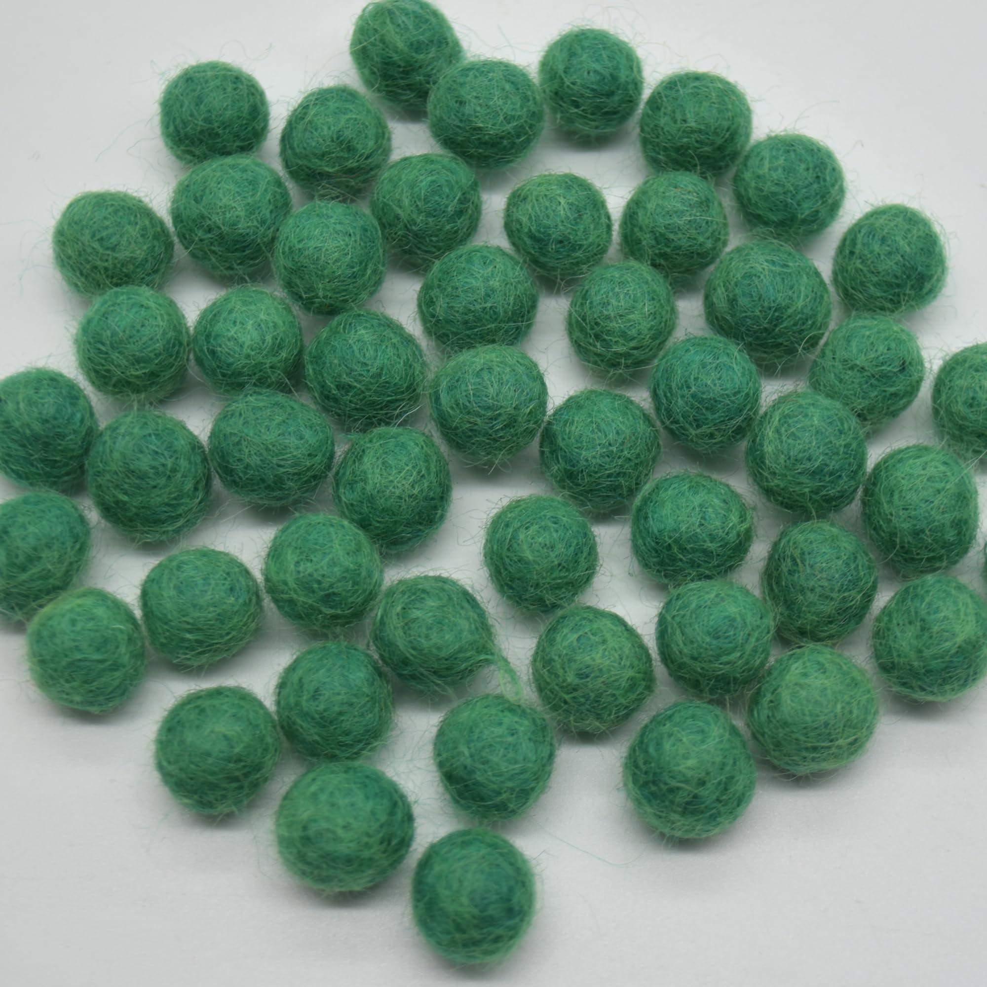 Oriental Direct Based In Yorkshire Forest Green 100% Wool Felt Balls - 100 Felt Balls - 1Cm