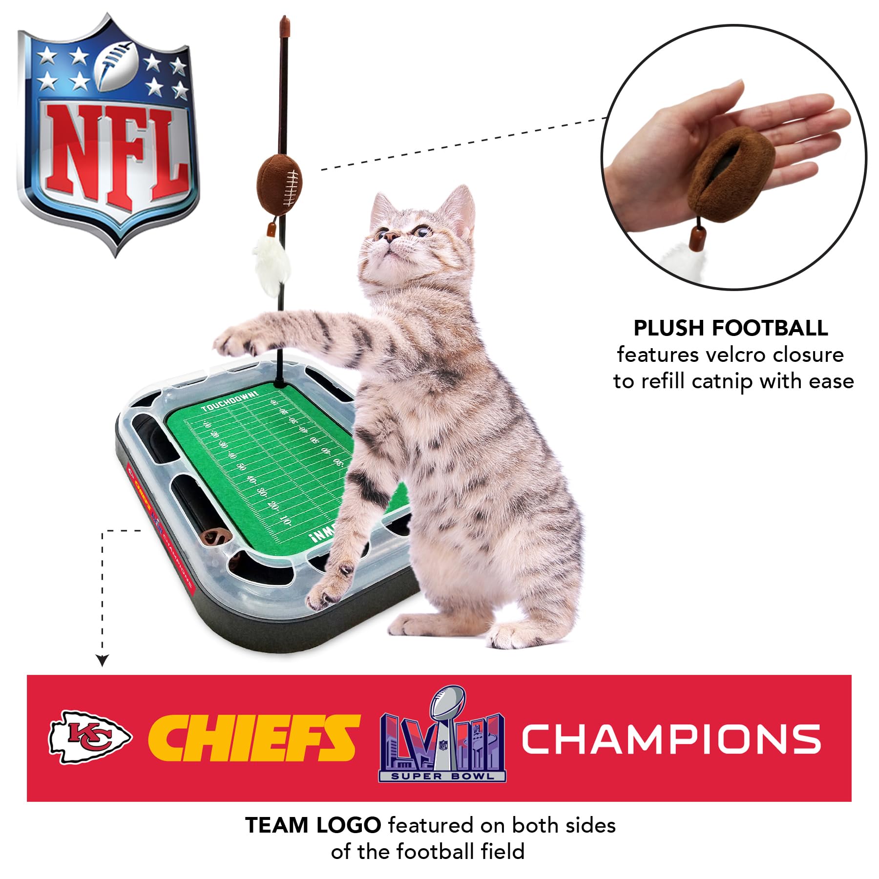 Pets First NFL Superbowl Champion Football Field Cat Scratcher Toy con relleno de hierba gatera, juguete de fútbol de peluche y colgante de plumas, con cascabel, logotipo del equipo ganador, juguete