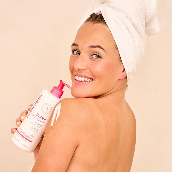 Topicrem - Ultra Moisturizing Body Lotion - Moisturizes 48h, Relipid, Protects the Skin - Smooth Texture, Delicate Odour - Moisturizing Cream for Sensitive Skin - Made in France - 2x500 ml - 5