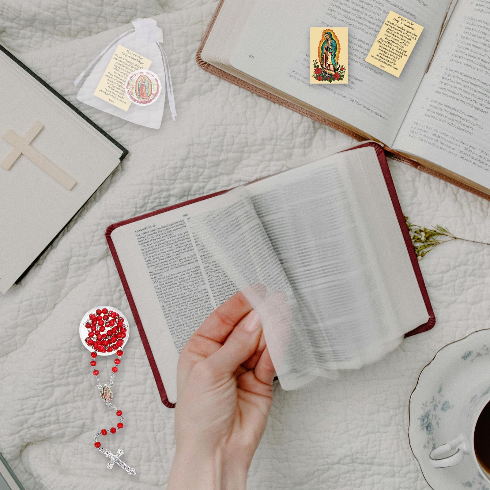 Naszyjnik z czerwonymi koralikami różańca, Matka Boża z Guadalupe, Virgen De Guadalupe, pachnące katolickie prezenty, z torbami na prezenty, karty, drewniane koraliki zapachowe dla kobiet