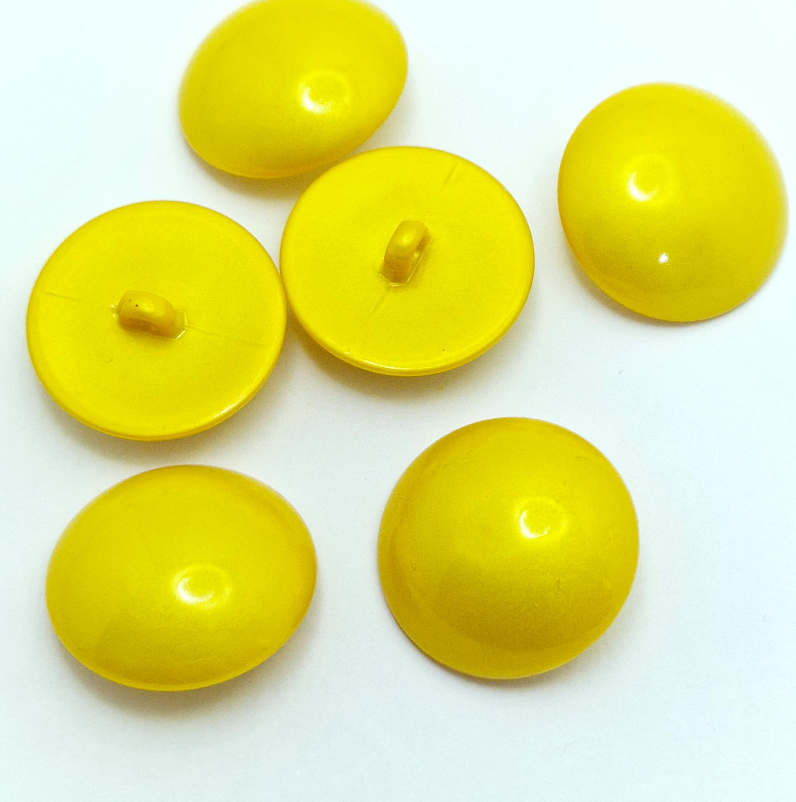MajorCrafts 6pcs 30mm High-Grade Acrylic Large Round Mushroom Shank Sewing Buttons (Yellow)