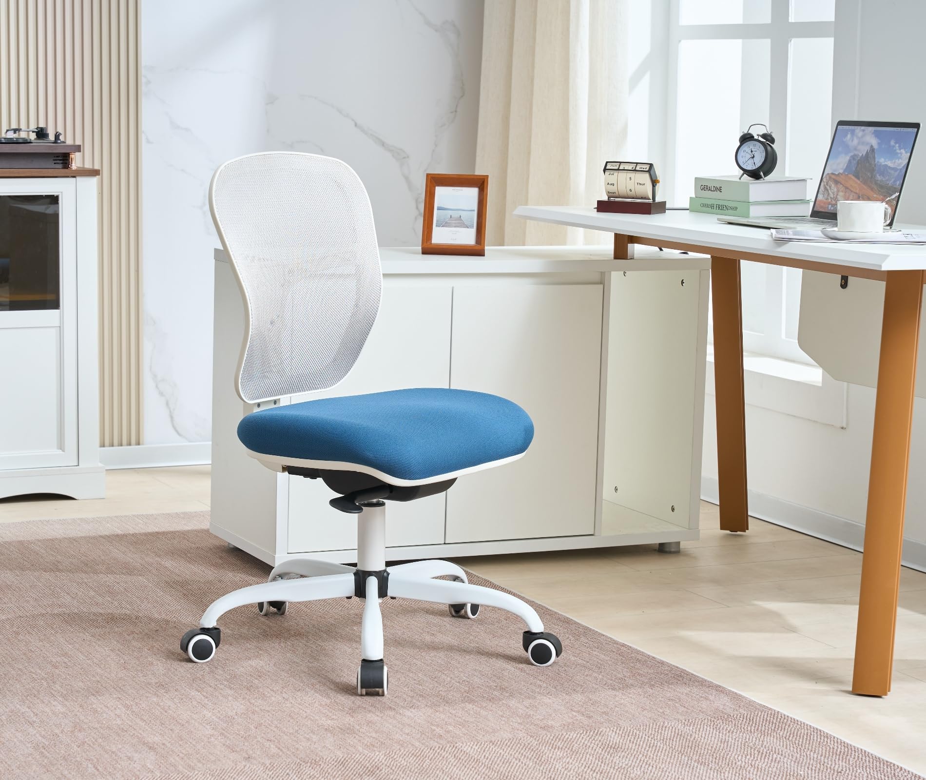 Amazon.co.jp: 【省スペース】人体工学設計 オフィスチェア 肘なし