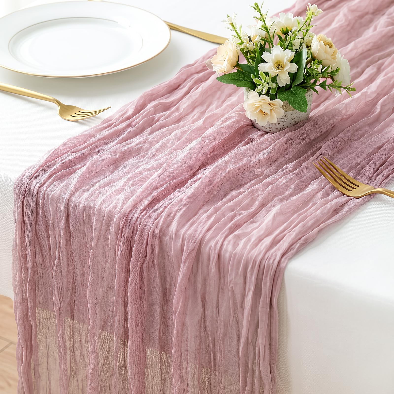 AOOTE Gauze Table Runners, 55x300cm Boho Gauze Runner, Elegant Wrinkle Texture Design Tablecloth, Romantic Long Cheesecloth Table Runner for Wedding, Festival, Birthday, Anniversary, Dinner, Pink