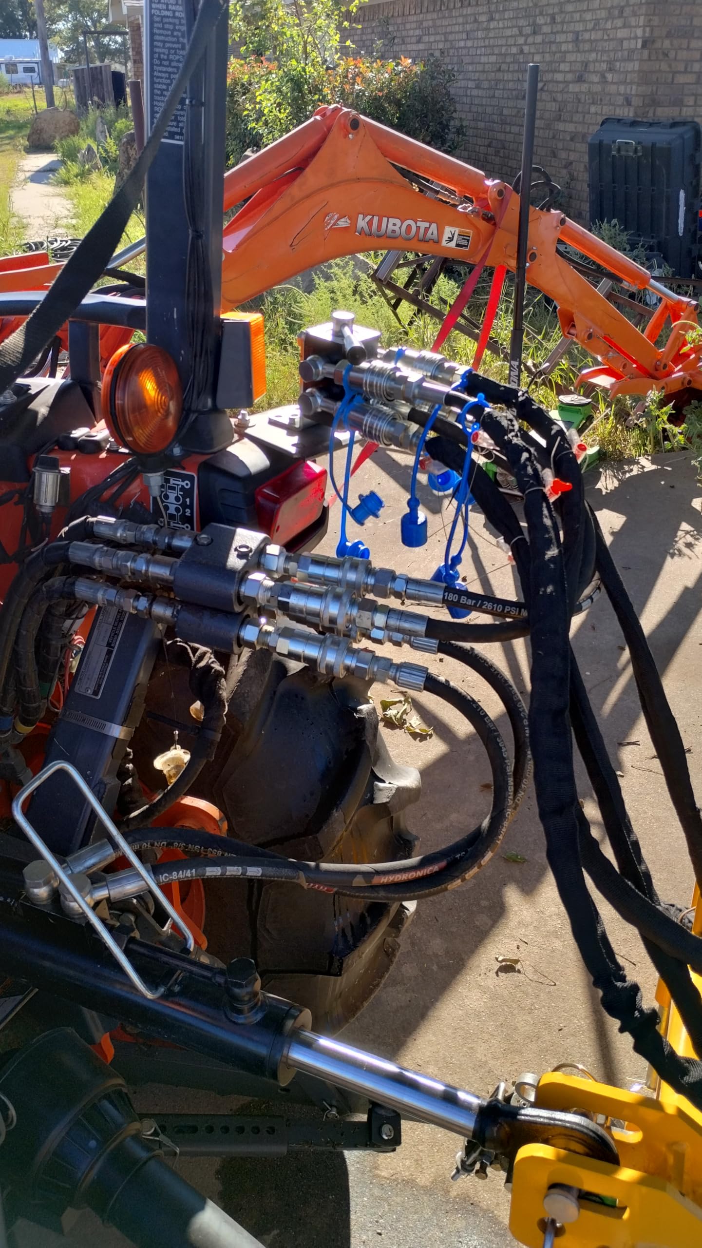 DISTRIBUTORE AUSILIARIO Valvola deviatrice a 6 porte Tractor Remote Manuale, 2 in 4 porte