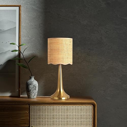 Miniatura 5 de Lámpara de mesa de ratán dorado para dormitorio, bonitas lámparas de mimbre de latón para mesita de noche, lámparas pequeñas con forma de mesa para