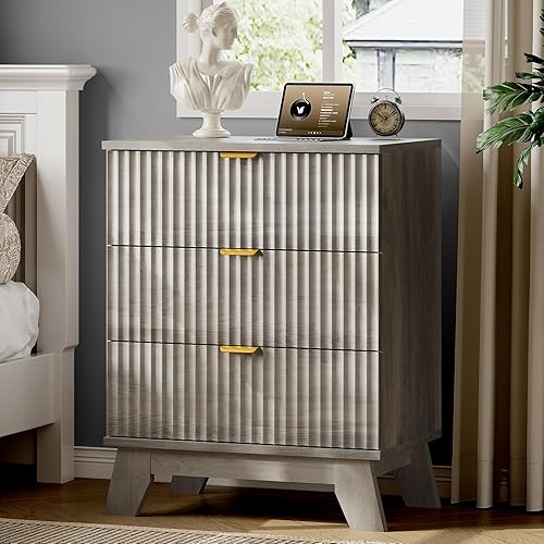 Vista 14 de Mesita de noche acanalada, mesa auxiliar de 24 pulgadas de ancho con 3 cajones de almacenamiento grandes, mesita de noche de madera moderna de Gris