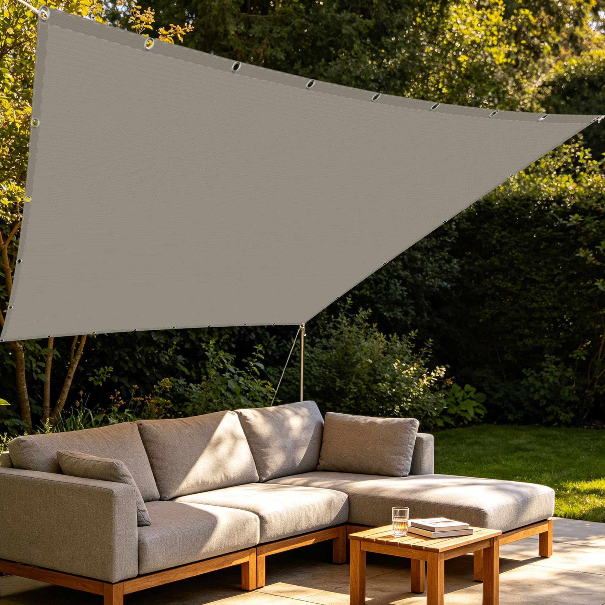 Voile d'ombrage rectangulaire taupe pour aménager la terrasse et le patio