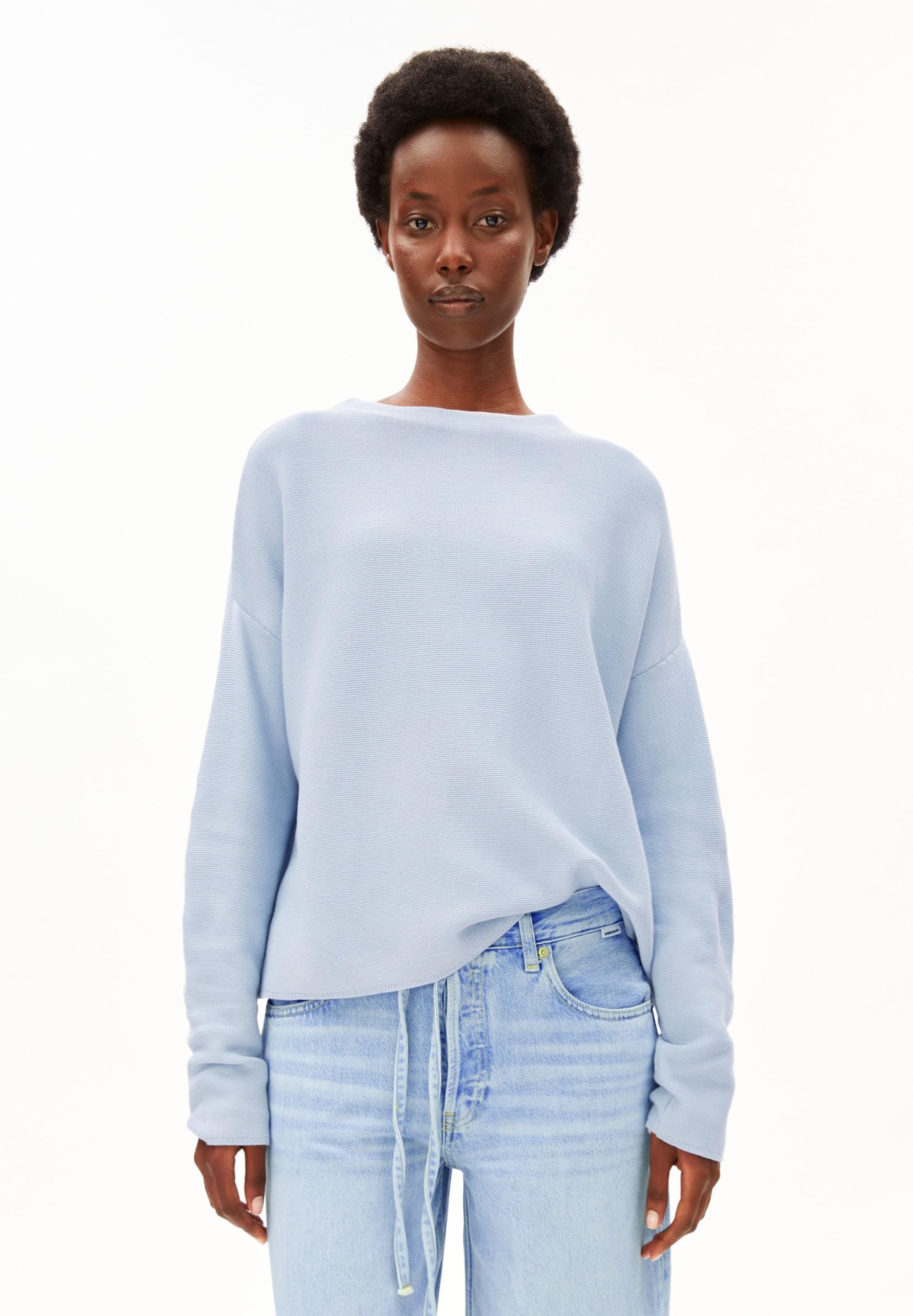 ARMEDANGELS Jersey de punto para mujer de 100% algodón orgánico MERINAA izquierdo, corte holgado