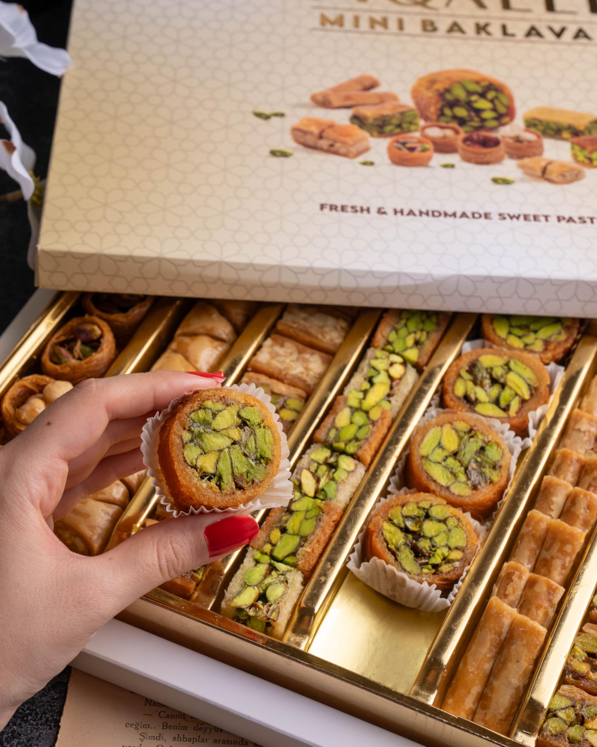 Piqalli Mini Baklava 700g Mix - Baklawa Caja de regalo con pistachos, anacardos, almendras