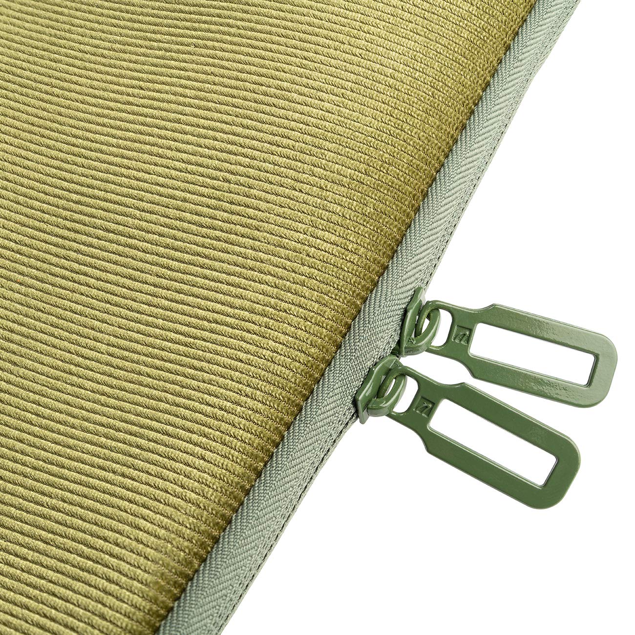 Tucano - Velvet Sleeve, pokrowiec pokrowiec neoprenowy kompatybilny z MacBook PRO 16" i laptopem 15.6", aksamitna osłona na drzwi PC