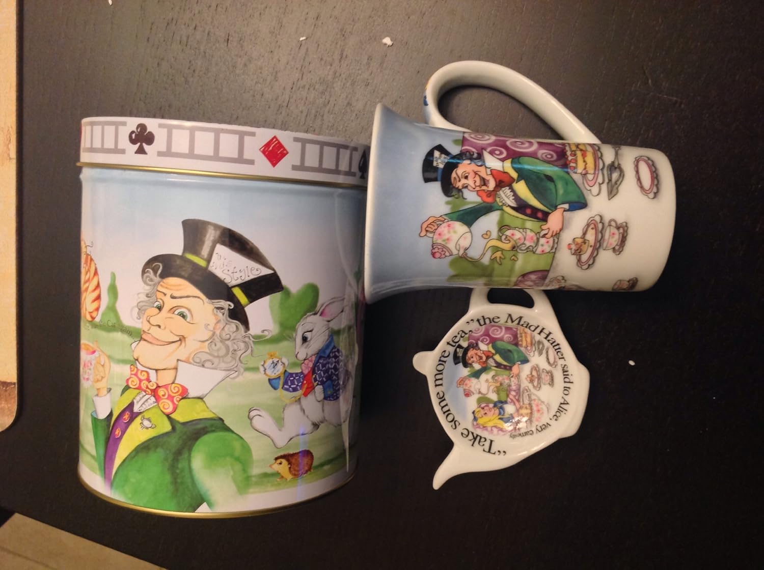 Paul Cardew Alice in Wonderland Mug, Coaster & Tin Amazon.co.uk Home