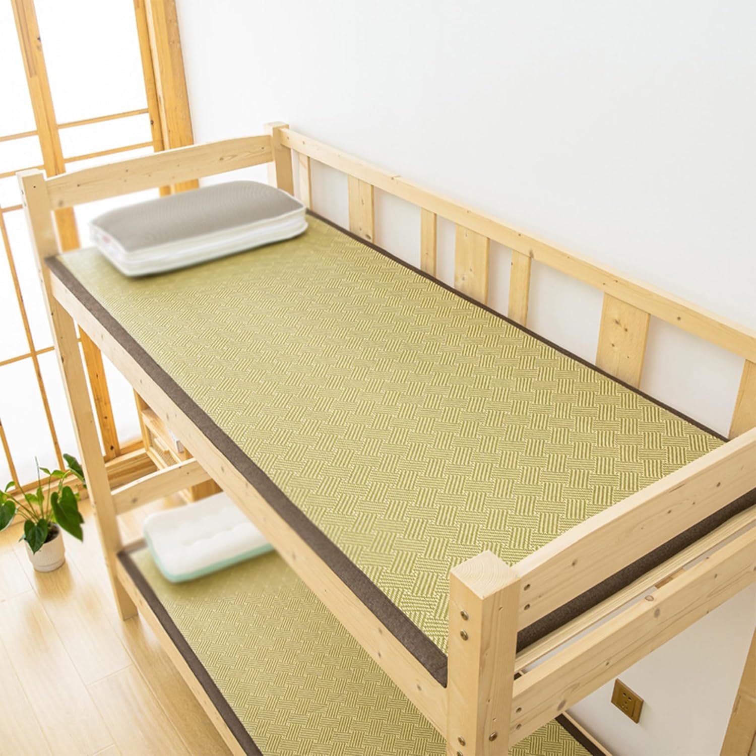 Japanese Floor Mattress Roll Up Mattress Tatami Mat Breathable Floor Lounger Guest Bed for Non Slip Floor Bed Foldable Ground Sleeping Pad Portable Natural Mats for Sleep, Yoga, Rug.(Light green,47x78