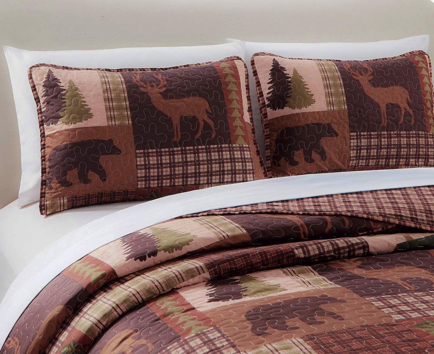Rustic Western Lodge Quilted Plaid Reversible Bedspread Set with Wildlife Imagery of Grizzly