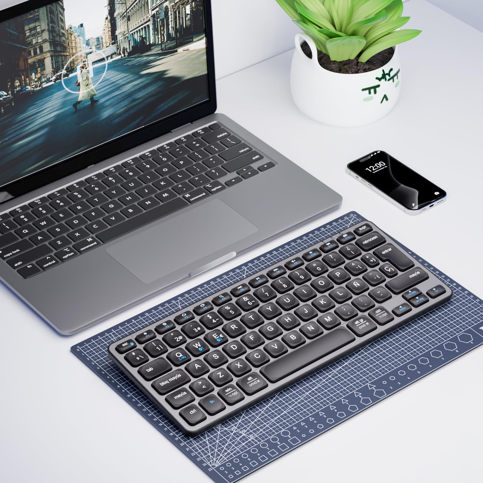 iClever DK02 Teclado Bluetooth para Mac - Compatible Teclado Apple Inalámbrico para Mac iOS PC Android - Cambia Entre 3 dispositivos Con Multi Device Mac Teclado Bluetooth para MacBook Pro/Air, iMac