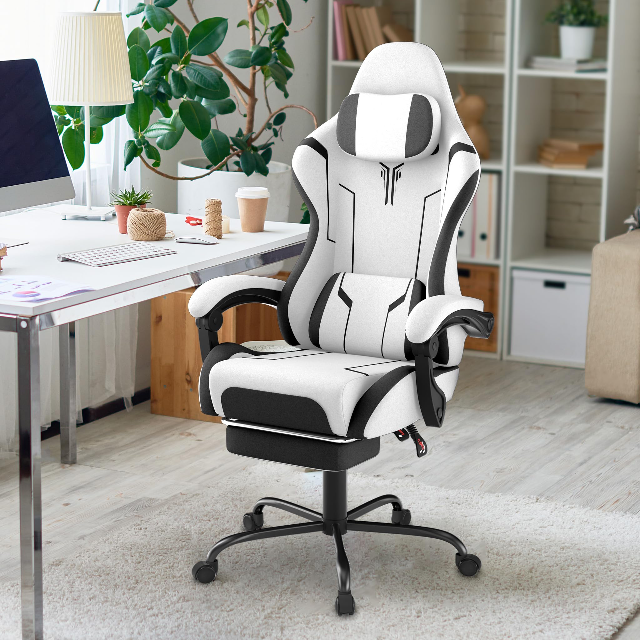 Fotel gamingowy z masażem wibracyjnym i podnóżkiem, ergonomiczny fotel e-sportowy z poduszką, podłokietnikami, krzesło biurowe, do 135 kg, z regulacją wysokości, biały, welurowy