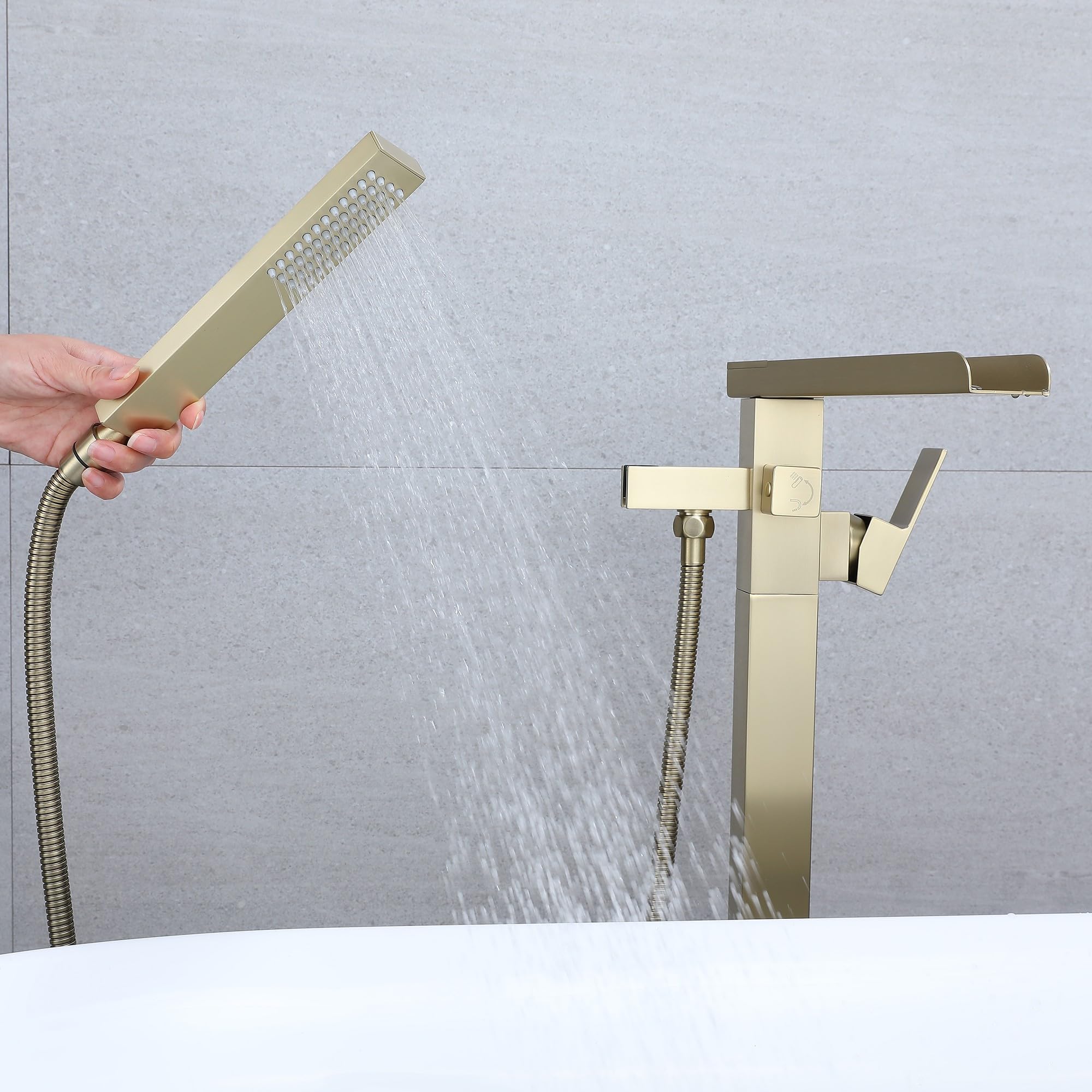 Robinet Baignoire Ilot Robinet De Baignoire Avec Douchette Pour Salle De Bain,Laiton Baignoire Robinet Mitigeur Au Sol,Autoportant Melangeur Baignoire Or brossé（connexion interne）