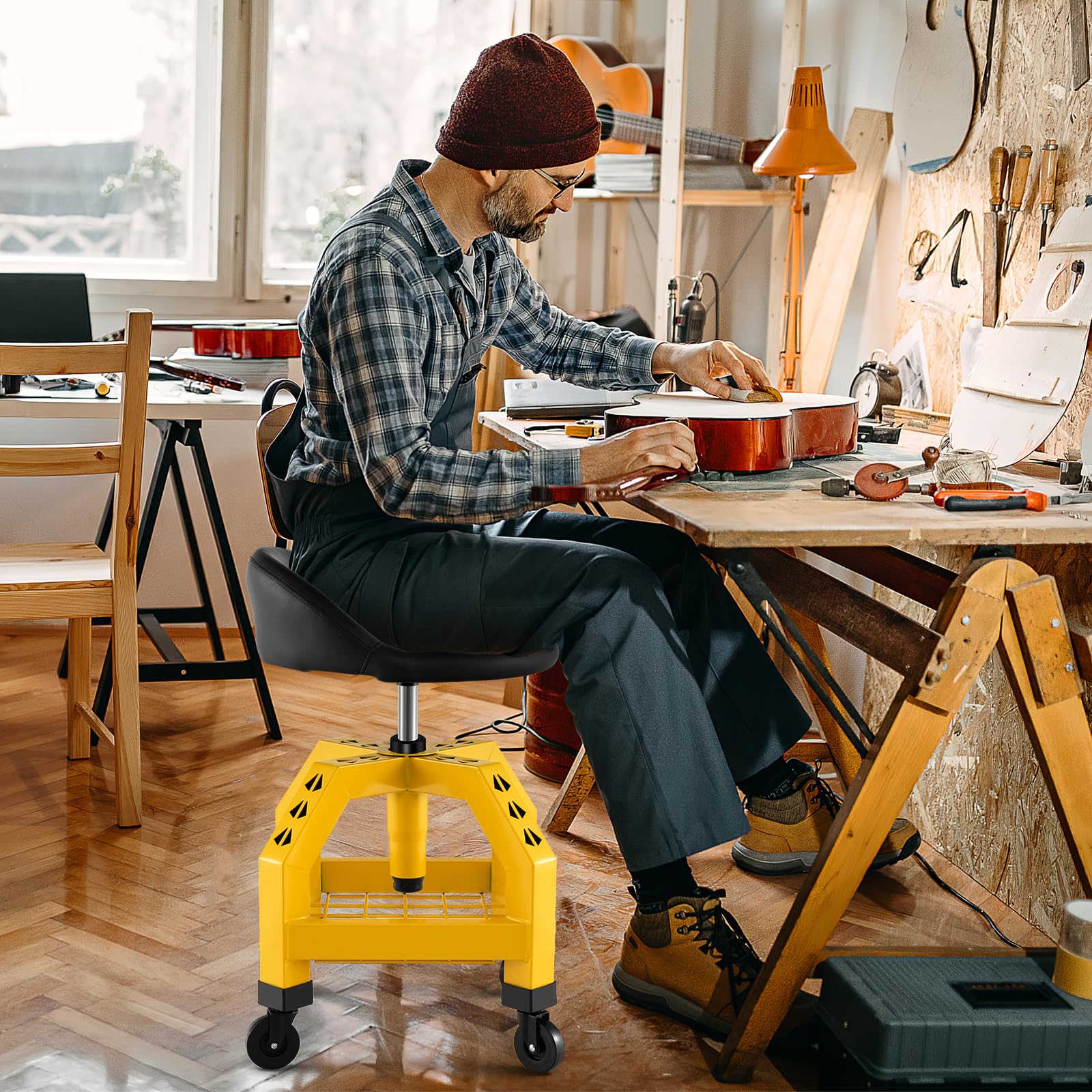 COSTWAY Taburete de Taller Rodante, Asiento de Mecánica Ajustable en Altura con Bandeja para Herramientas y 4 Ruedas Universales, Capacidad de 150 Kg, para Fábrica, Garaje y Taller (Amarillo)