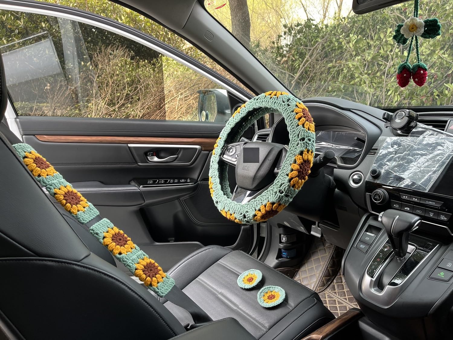 YDMZZB Crochet Steering Wheel Cover,Sunflower Crochet Steering Wheel Cover,Car Steering (Wheel Covers+2belt Covers+2Car Coasters+Strawberry)