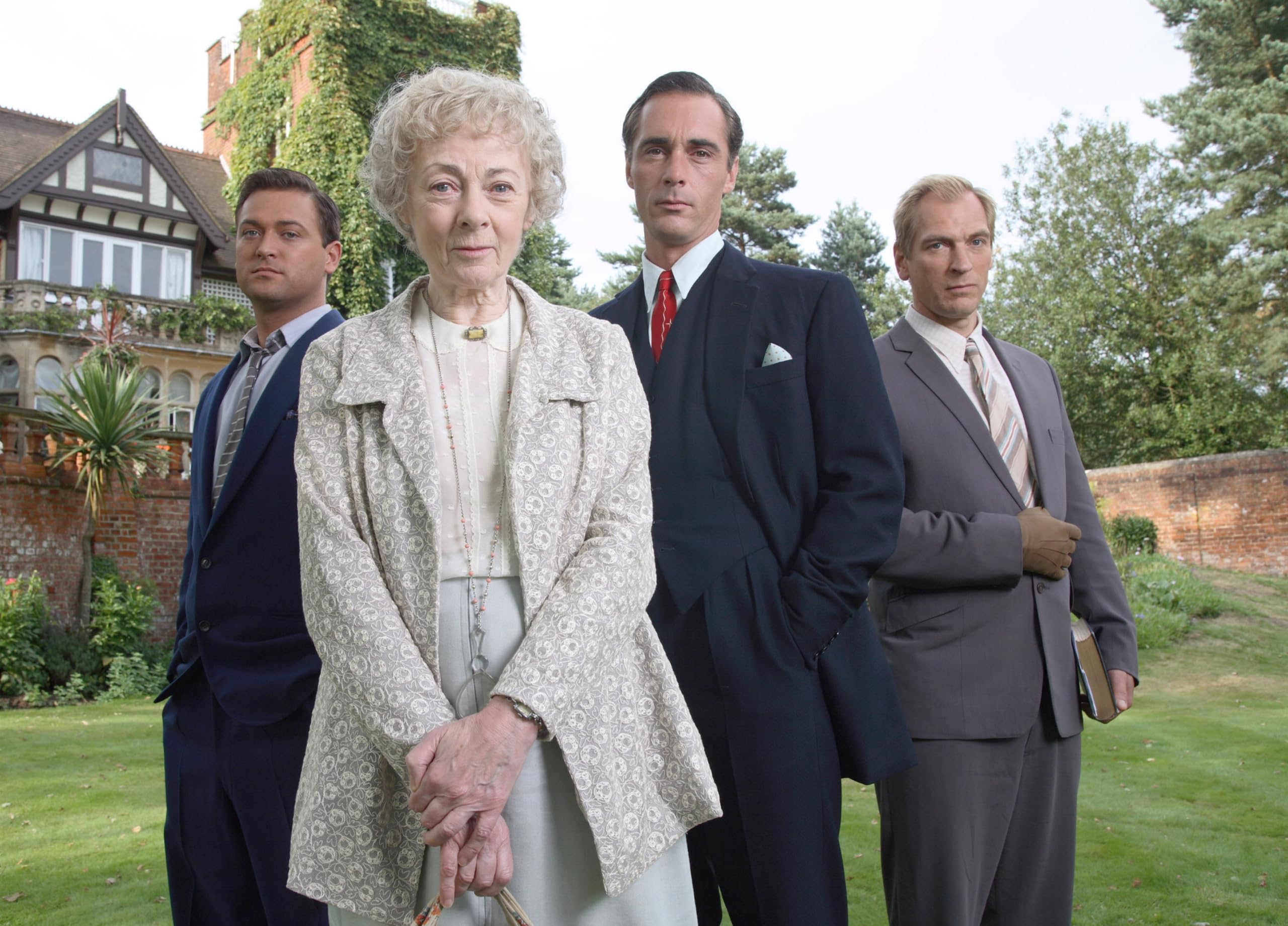 Agatha Christie: Marple - Die komplette Serie. Collector's Box. - Alle sechs Staffeln. Alle 23 Episoden. Plus exklusives Bonusmaterial.