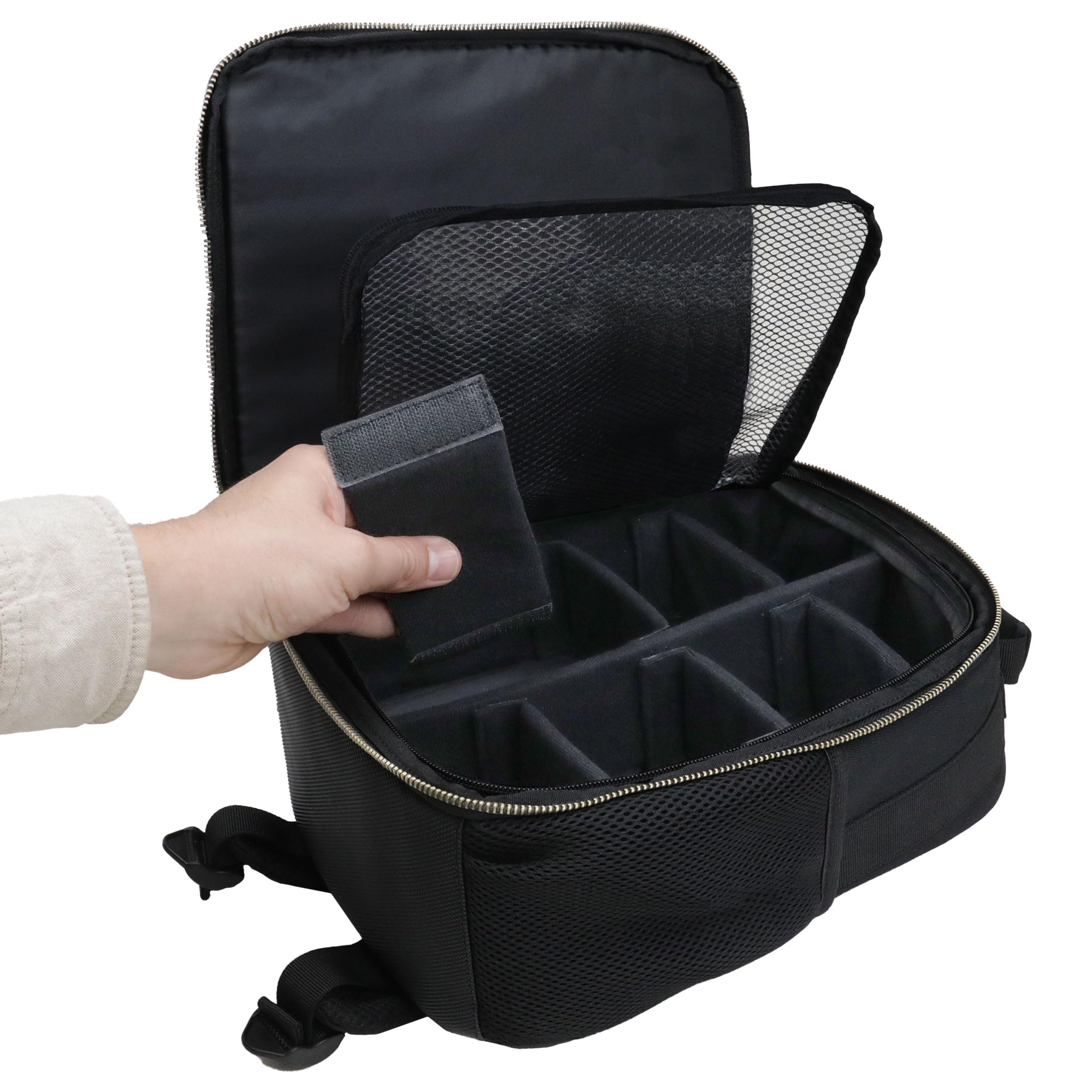 ENHANCE Mochila Pequeña para Cartas con Protector de Cartas, Interior Personalizable, Espacio para Bolsa de Dados y Cajas de Mazos. Mochila TCG con Soporte para Tapete de Juego, Compatible con MTG