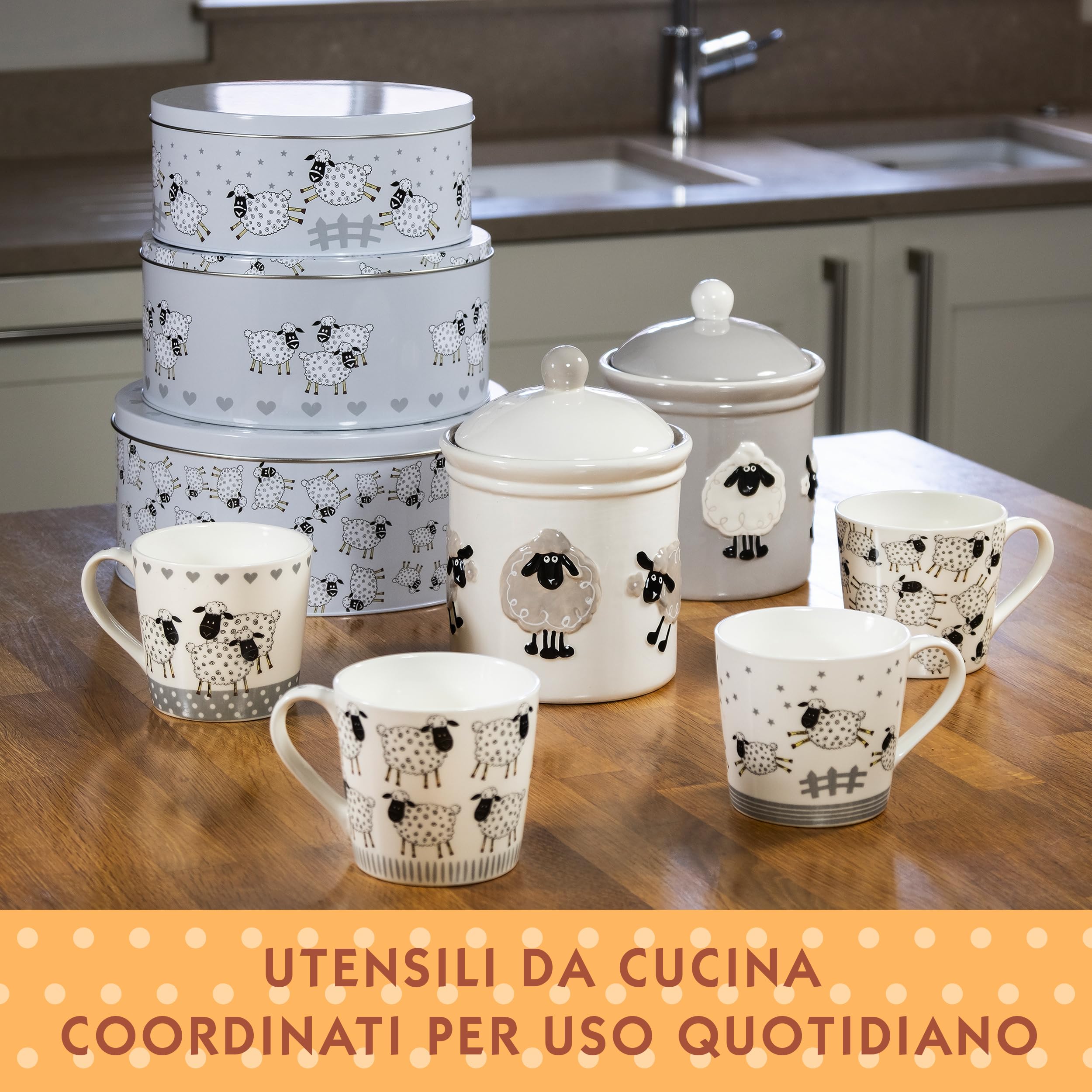 SPOTTED DOG GIFT COMPANY Set di 3 Scatole di Latta, Contenitori Impilabili per Biscotti in Metallo, Barattoli di Latta Rotondi Ermetici per Conservare Torte e Alimenti, Piccoli Medi Grandi - Pecore