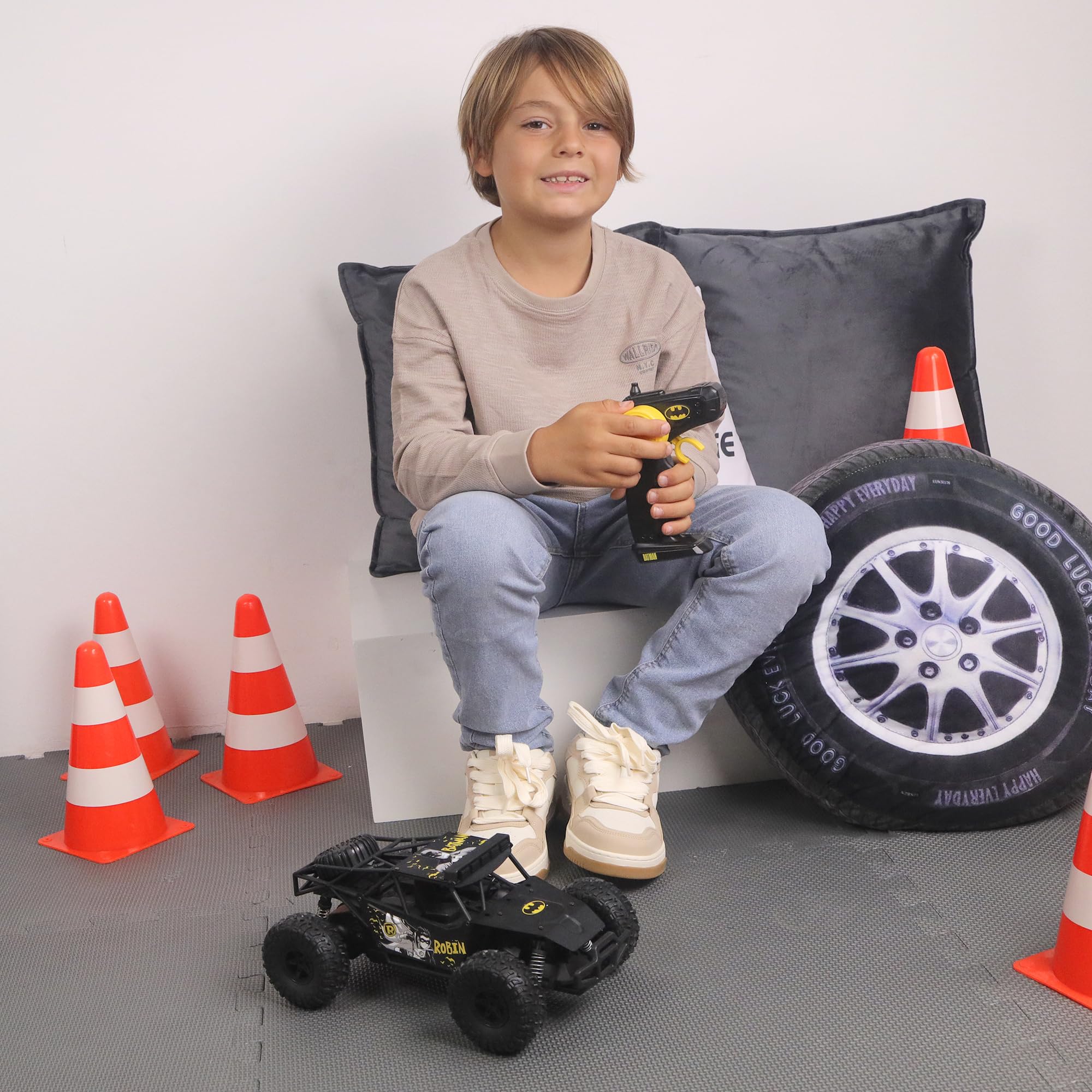 TURBO CHALLENGE - Buggy Iron Batman - Licencia Oficial DC Batman - Elite - 099347C - Coche Control Remoto - Negro - 1/16 - Pilas Incluidas - Metal - Juguete Niño - Regalo - A partir de 8 años