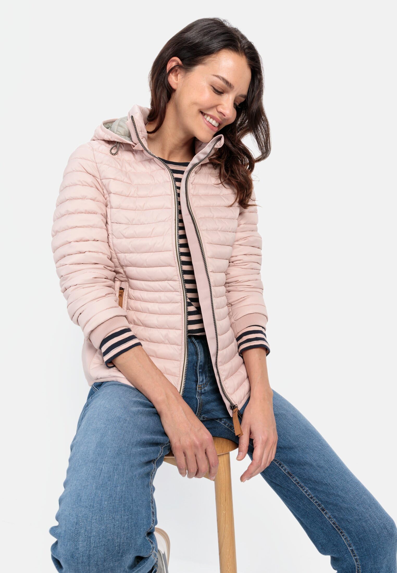 camel active Damen Leichte Steppjacke I Winddicht und wasserarbweisend Rosa – Bild 9