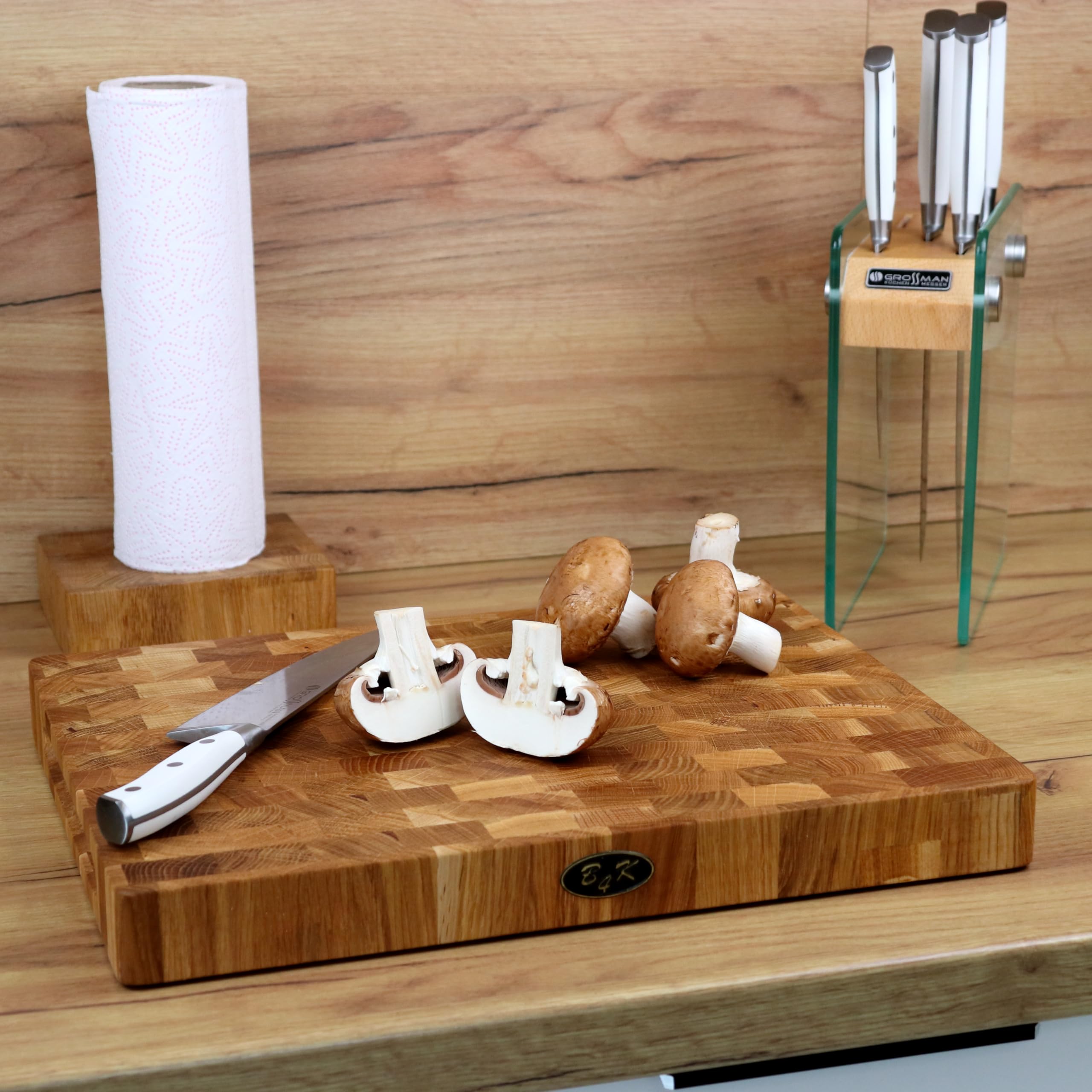 B4K® Tagliere in Legno di Quercia Massiccio 40x30x4 cm, Antibatterico, con Manici e Piedini in Silicone, Perfetto per Cucina, Carne e Barbecue
