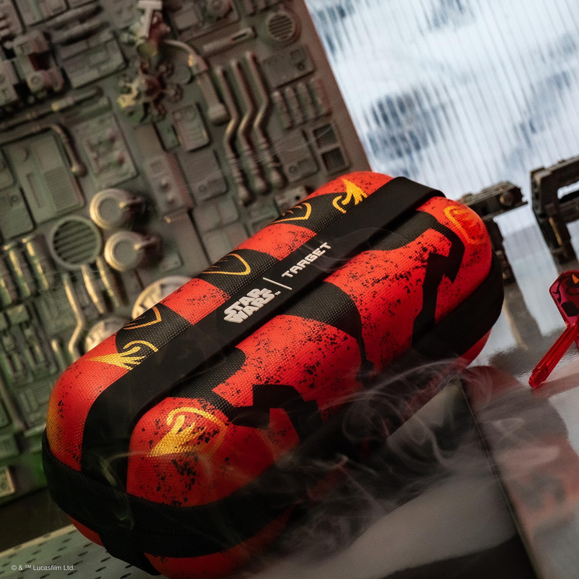 Target Darts Star Wars Darth Maul BOA Portefeuille | Étui à Fléchettes Haut de Gamme avec Motif Sith, Rangement pour Pointes Swiss Point, Coque Extérieure Rigide et Compartiment Organisé Accessoires