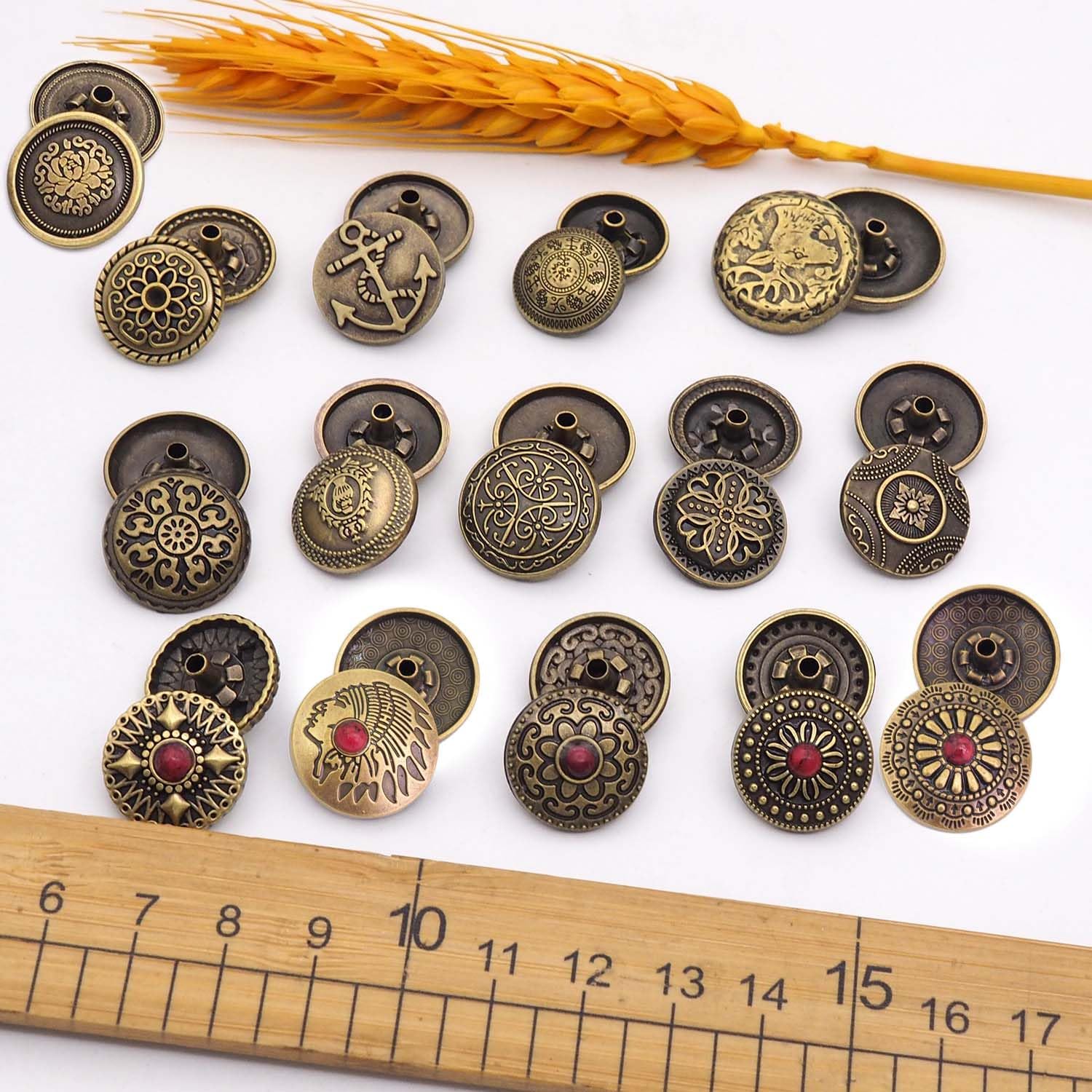 Youmeizer 15 pcs Antique Fasteners Snaps Decorative Snaps Button Set for Wallet Decorative Closure DIY Leather Crafting Projects Sewing Decoration(Bronze)