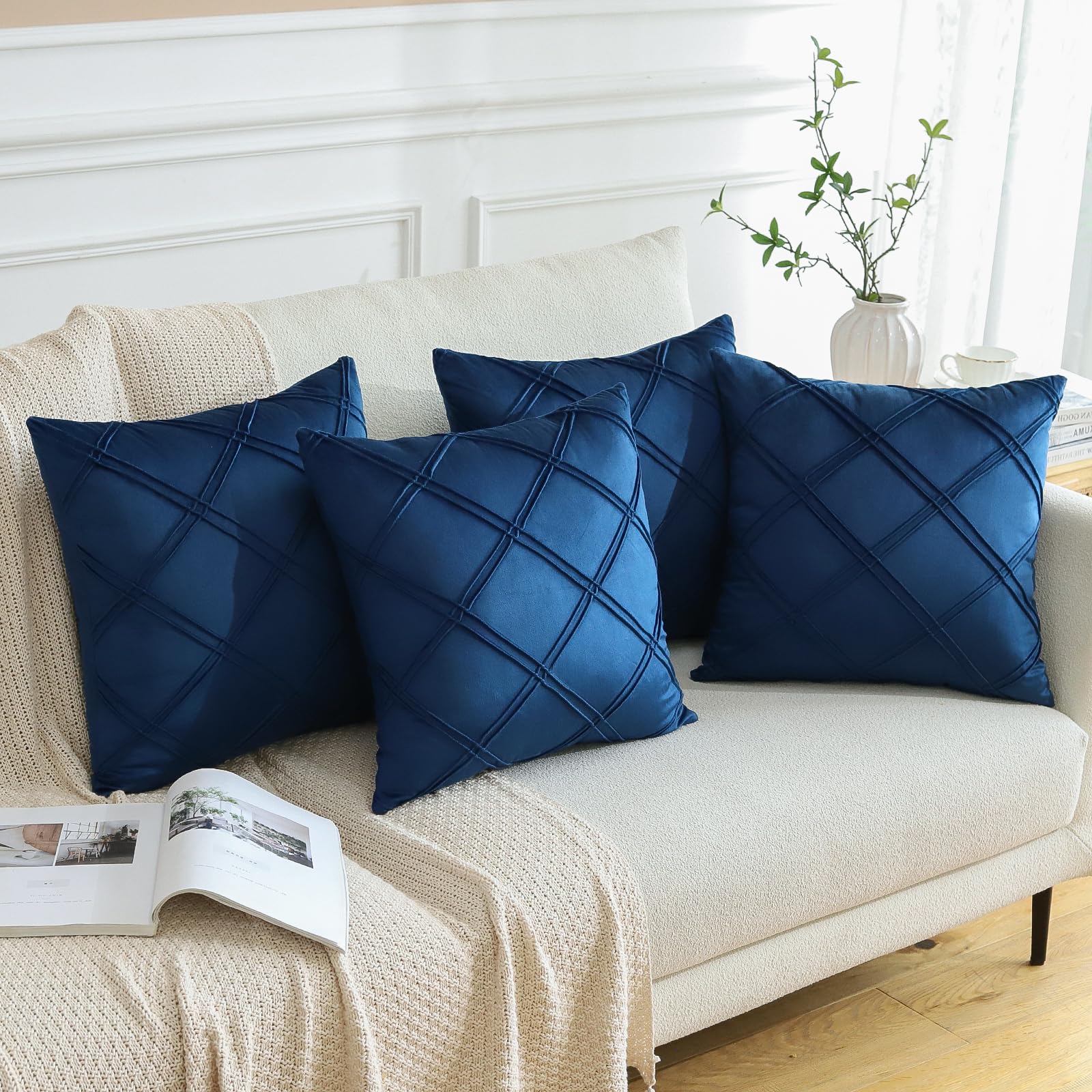 Sungeek Set of 4 Soft Velvet Decorative Cushion Covers Diamond Pattern Pillow Covers with Invisible Zipper Square Throw Pillow Cases for Sofa Car Patio Bedroom Living Room (45x45 cm - Image 2